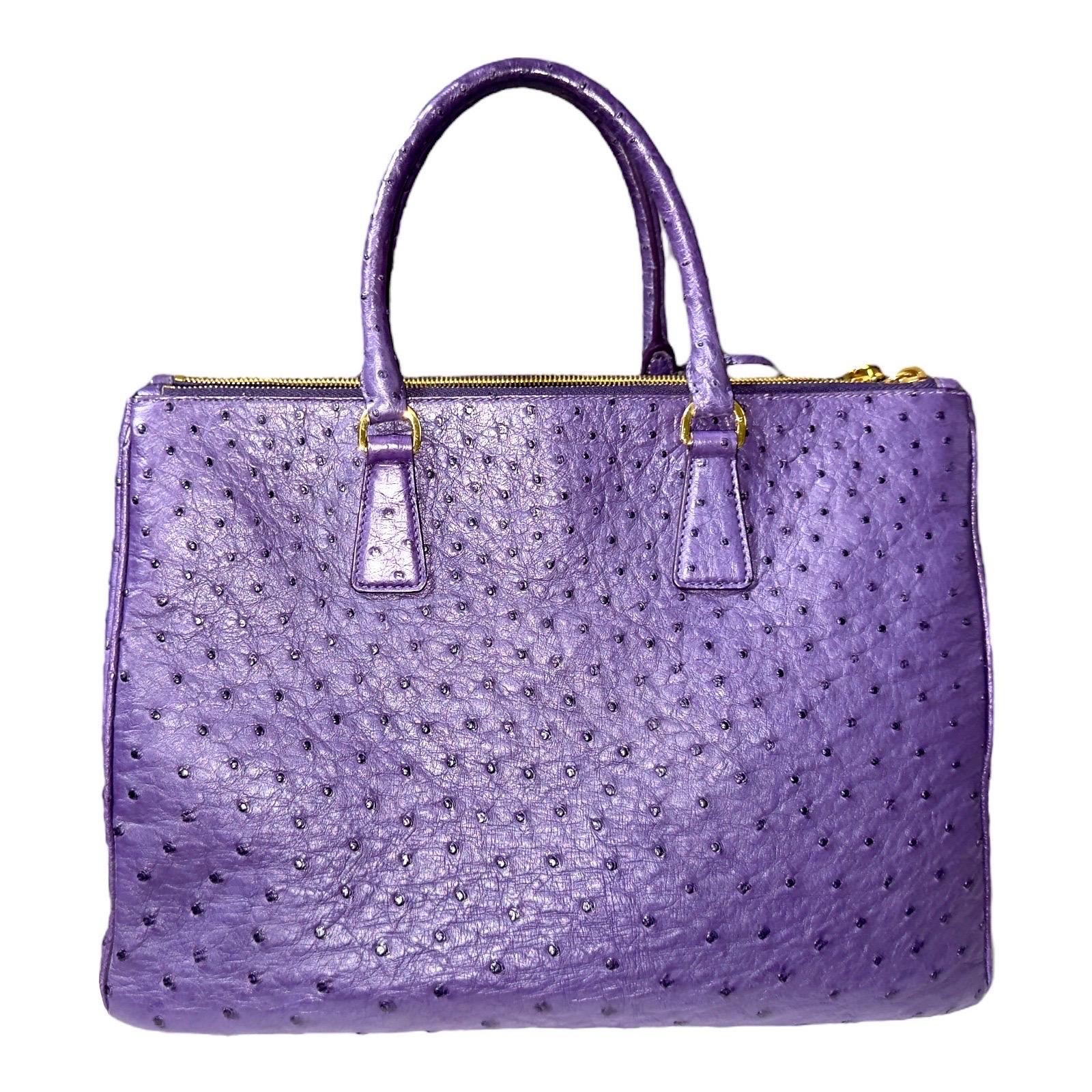 Rare PRADA XL Exotic Purple Ostrich Skin Leather Top Handle Tote Bag In Good Condition For Sale In Switzerland, CH