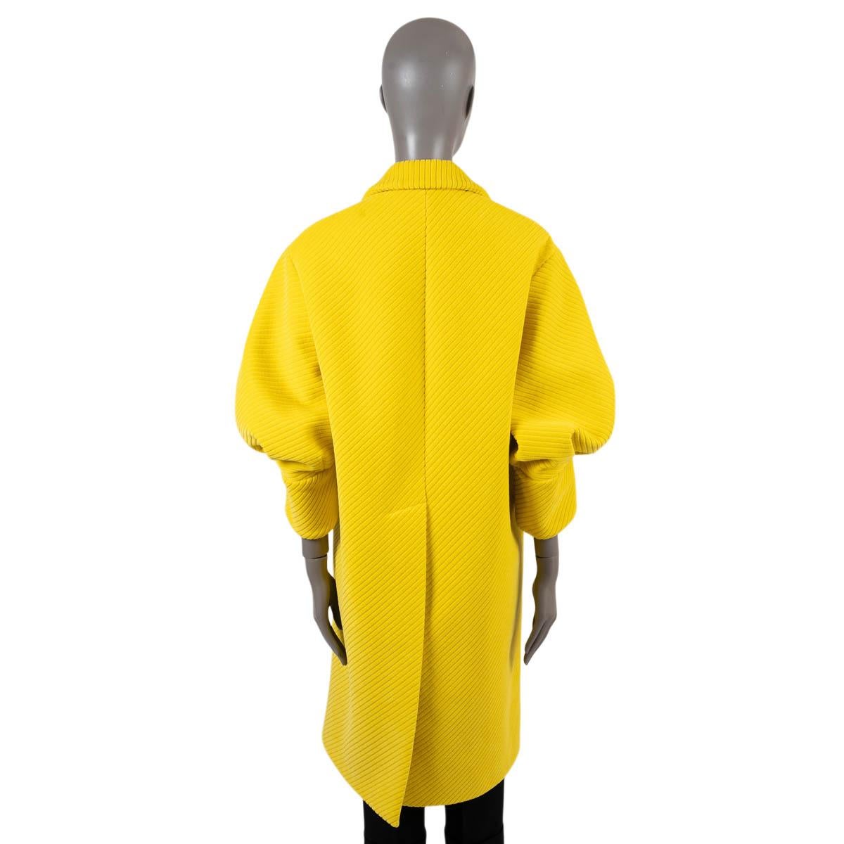 PRADA yellow 2021 PUFF SLEEVE CORDUROY VELVET Coat Jacket 38 XS In Excellent Condition For Sale In Zürich, CH