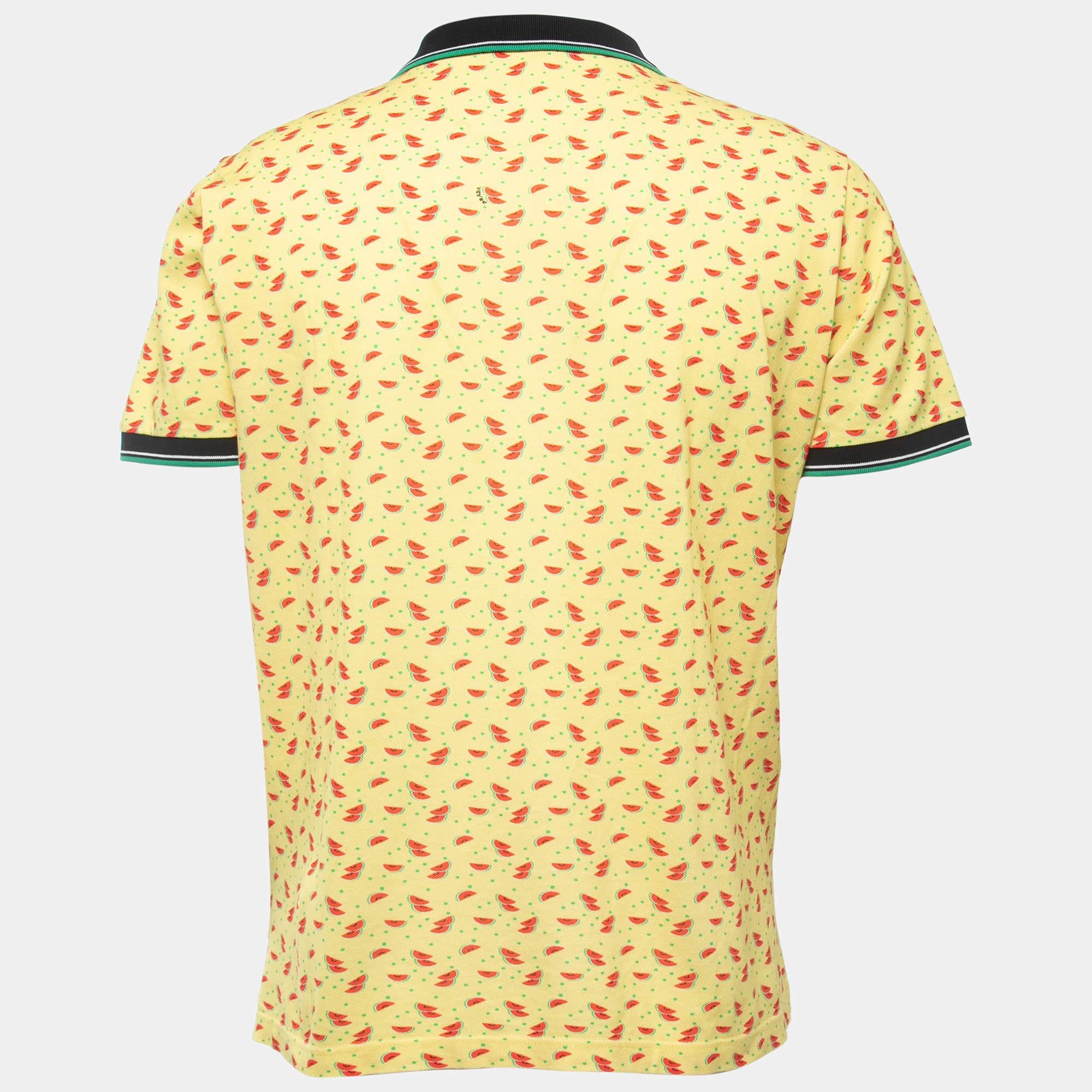 Prada's polo t-shirts have always been a classic pick for men. This iteration is tailored using cotton-piqué in a yellow hue and finished off with watermelon prints and a buttoned placket. Complete your casual look with a pair of shorts and