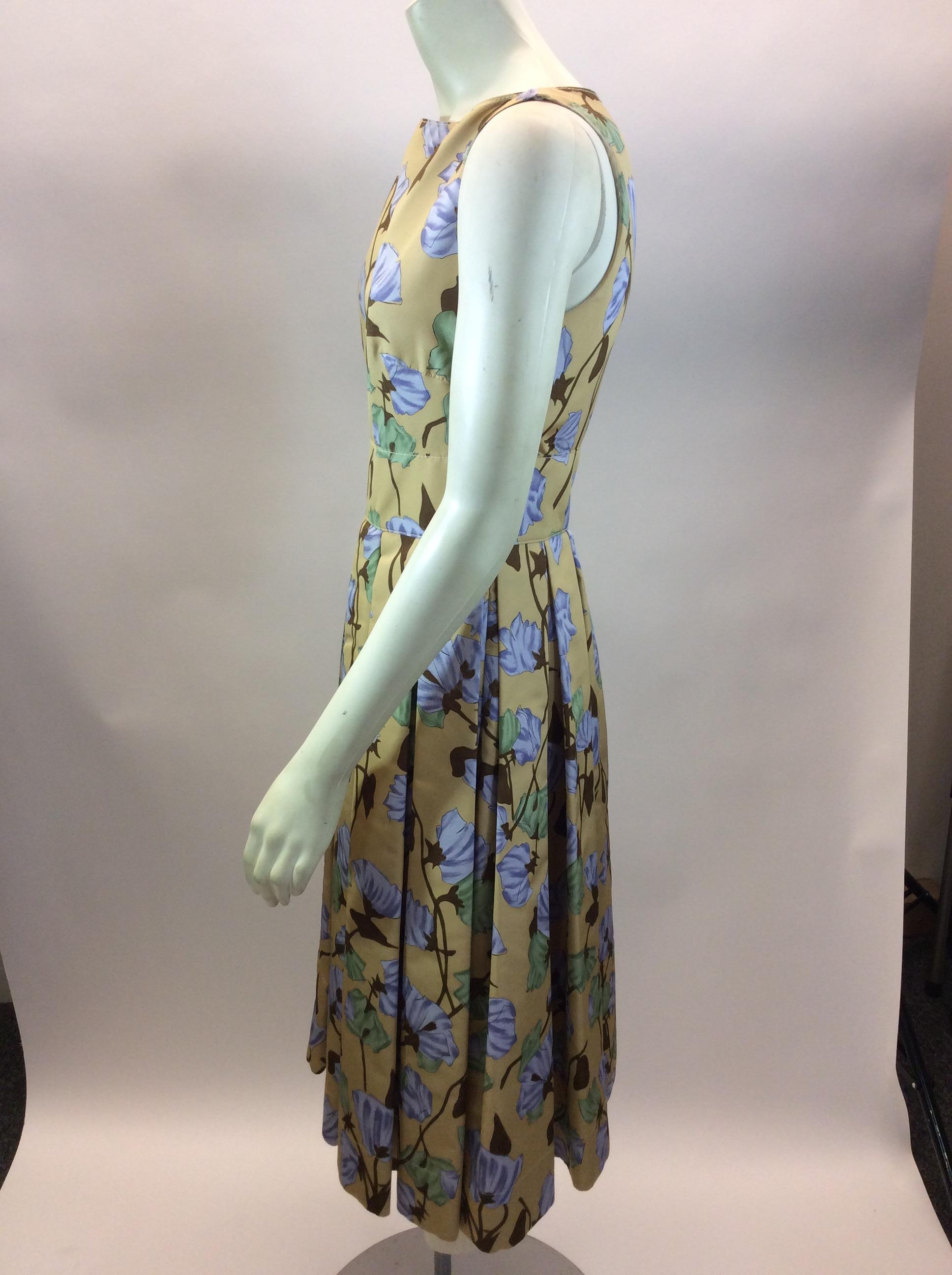 Prada Yellow Floral Dress
$599
Made in Italy
Size 40
Length 41