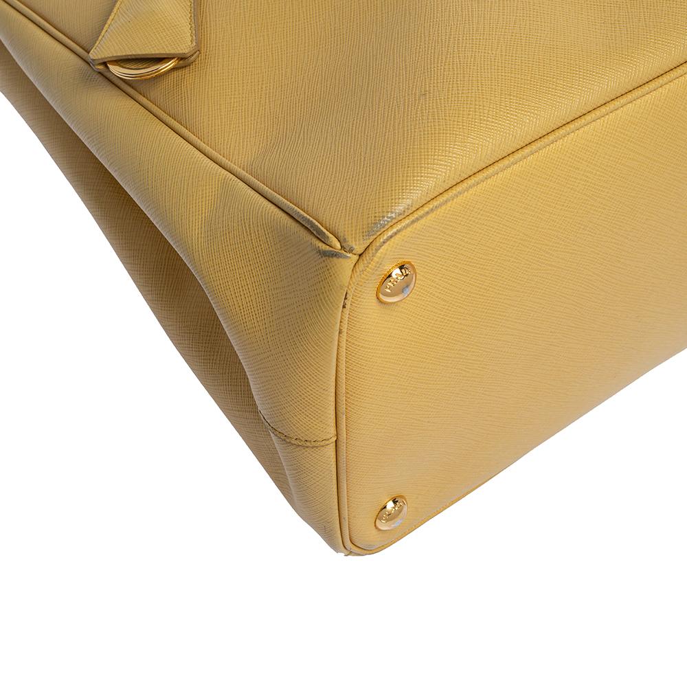 Prada Yellow Saffiano Lux Leather Large Double Zip Tote In Fair Condition In Dubai, Al Qouz 2