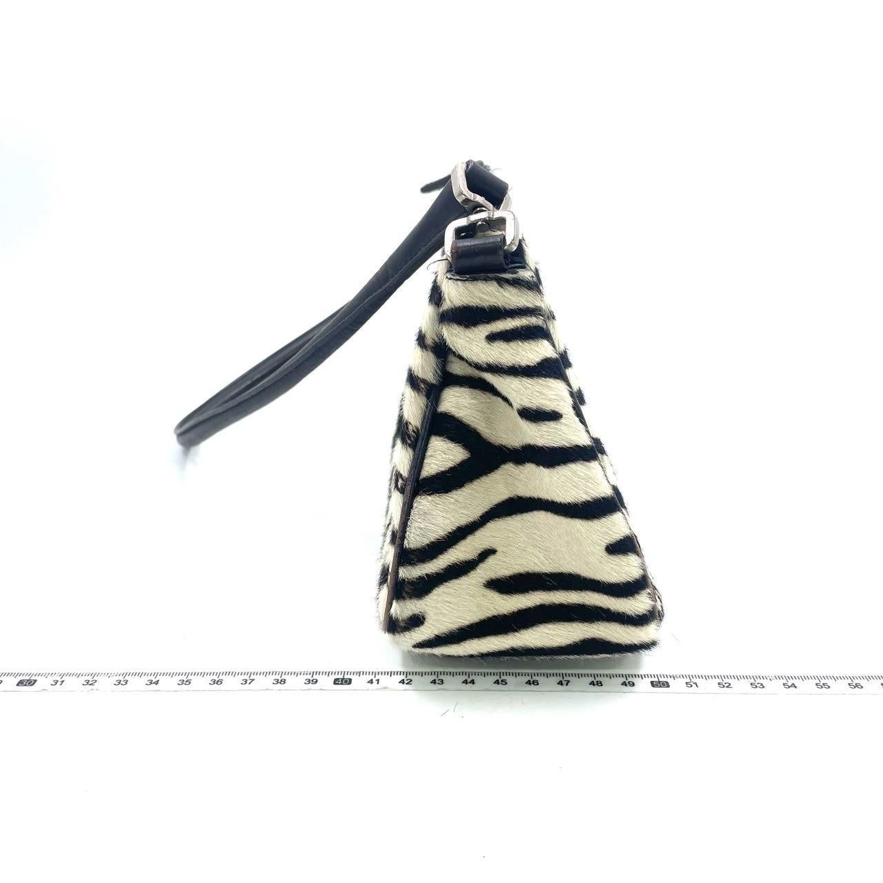 Beige Prada - Borsa a tracolla in pelle di vitello con stampa a zebrano in vendita