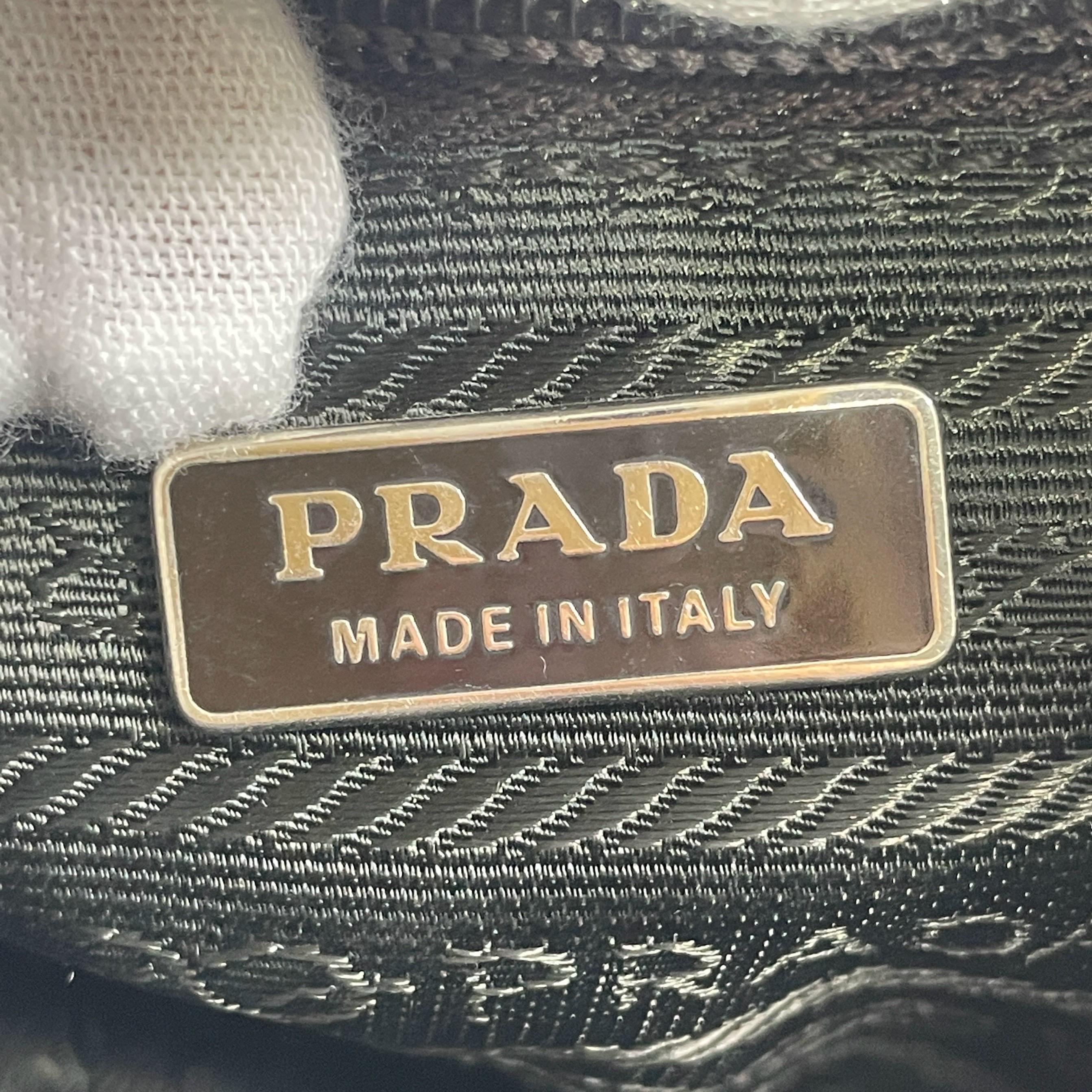 Prada - Borsa a tracolla in pelle di vitello con stampa a zebrano in vendita 2