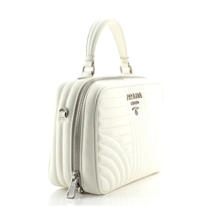 Prada Zip um Top Handle Bag Diagramme gesteppte Leder Medium (Beige)