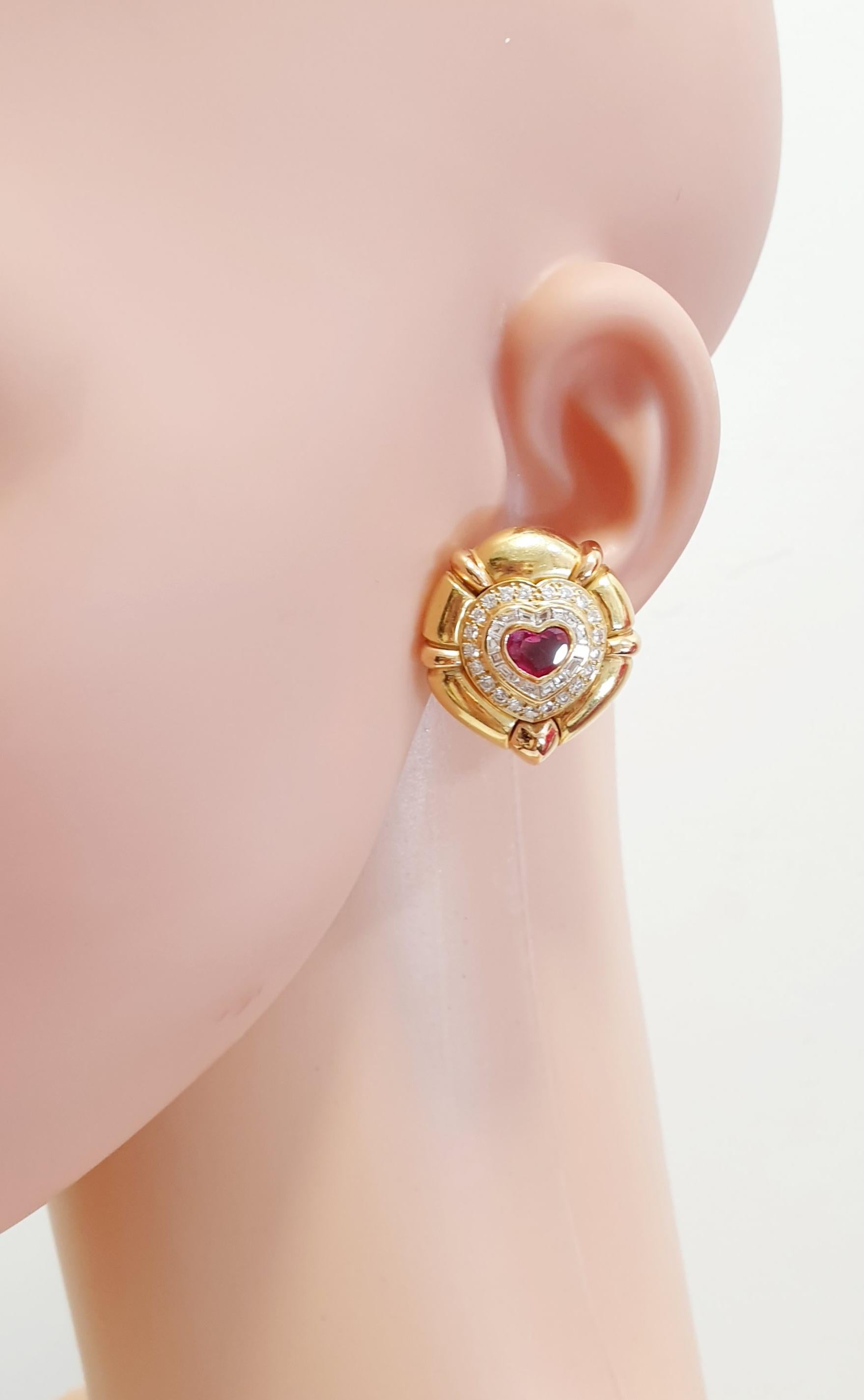 Pradera 18k Gold Bulgary Style Earrings with Diamonds and Burma Heart Ruby In Excellent Condition For Sale In Bilbao, ES