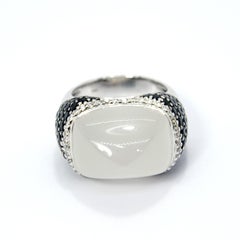 Pradera 18kt white gold Ring w/ Black & white  Dimonds & central 12ct Moon Stone