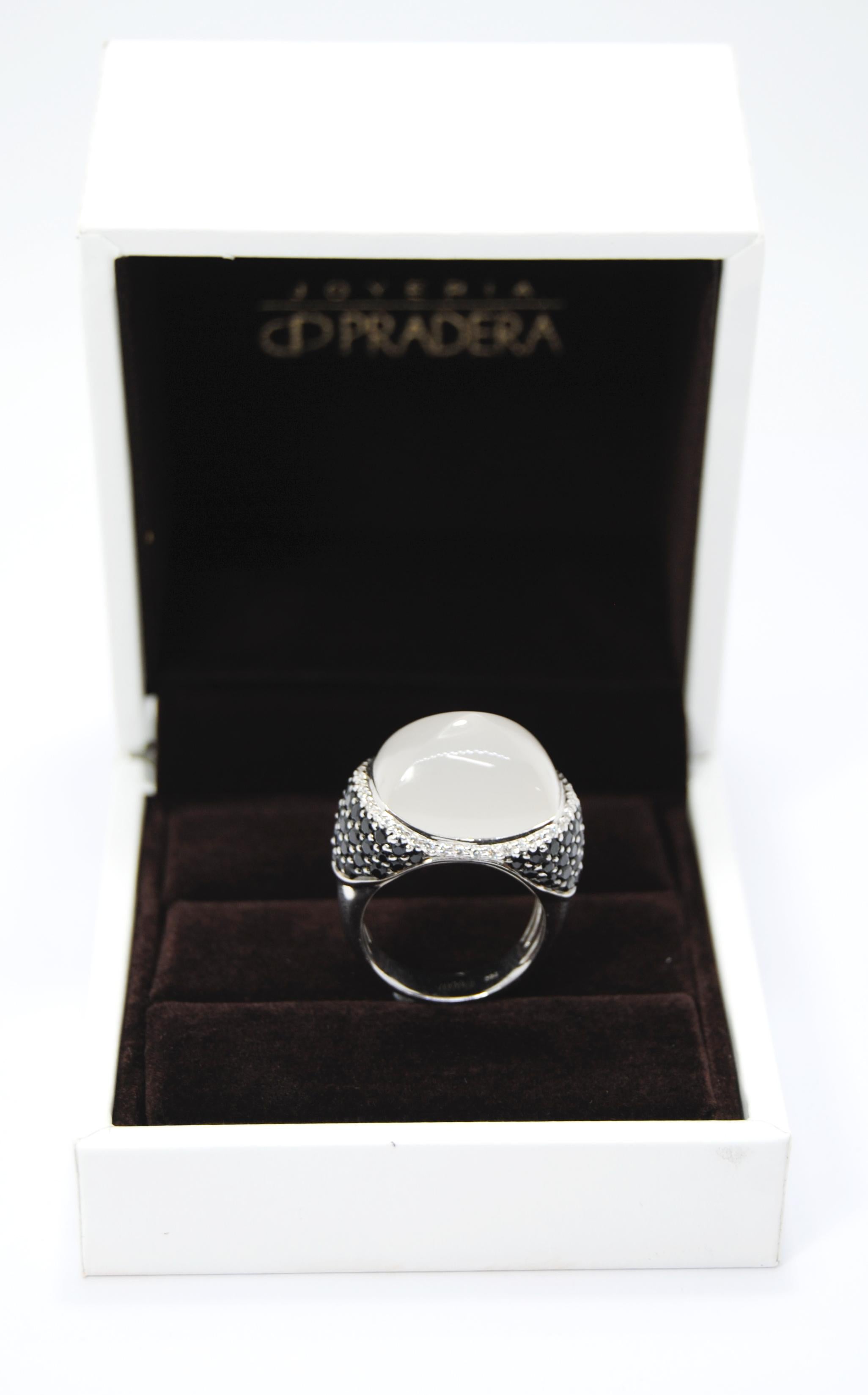 Pradera 18kt white gold Ring w/ Black & white  Dimonds & central 12ct Moon Stone In New Condition In Bilbao, ES