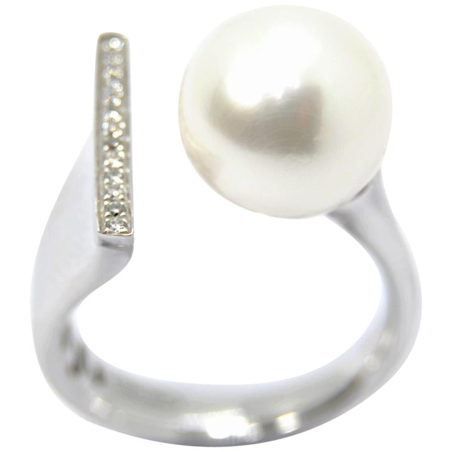 Pradera Collection Ring with Pearl and Diamond 2 For Sale