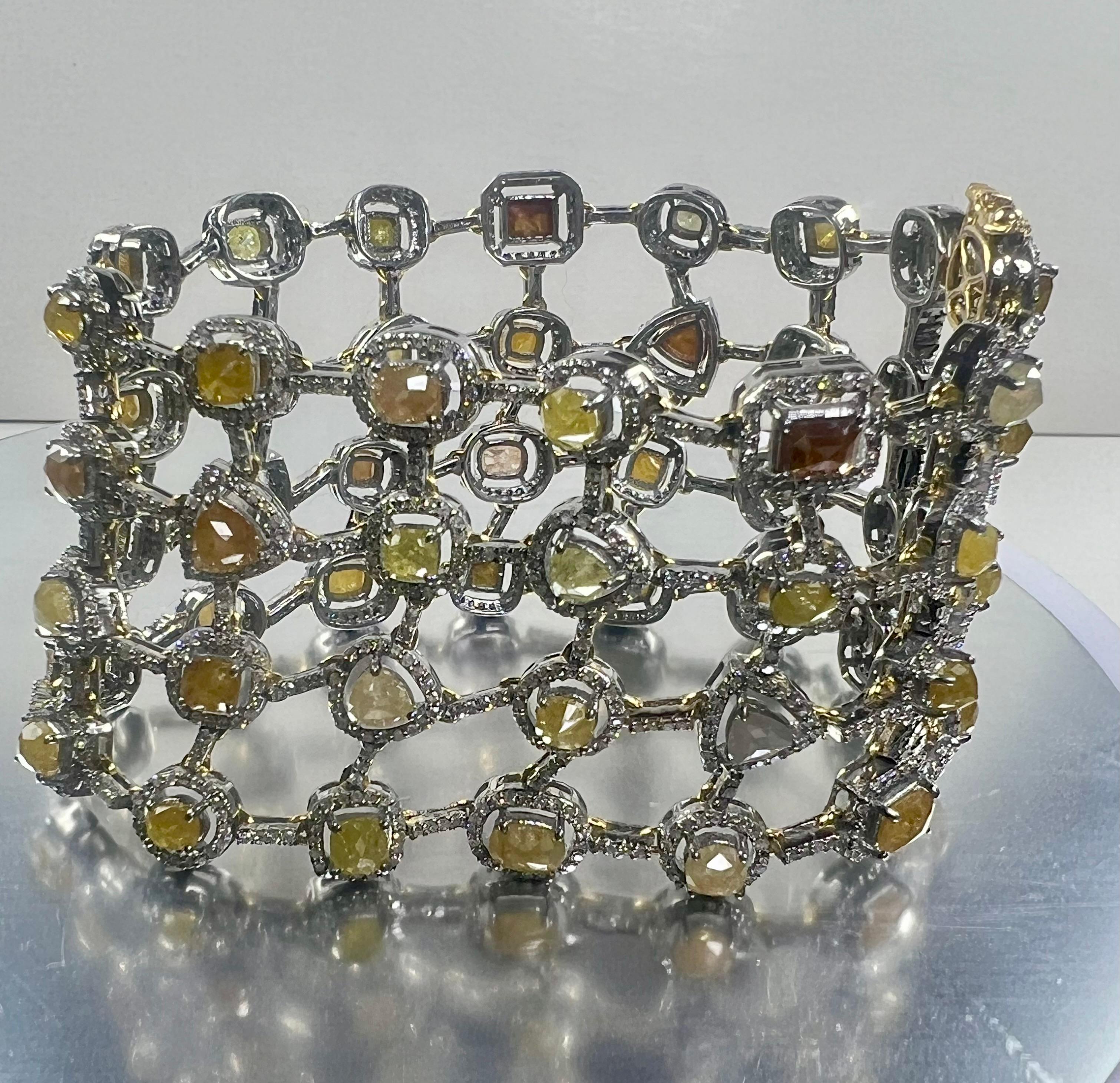 Contemporary Pradera D'Art 14k yellow gold diamonds and fancy yellow diamonds Cuff Bracelet For Sale