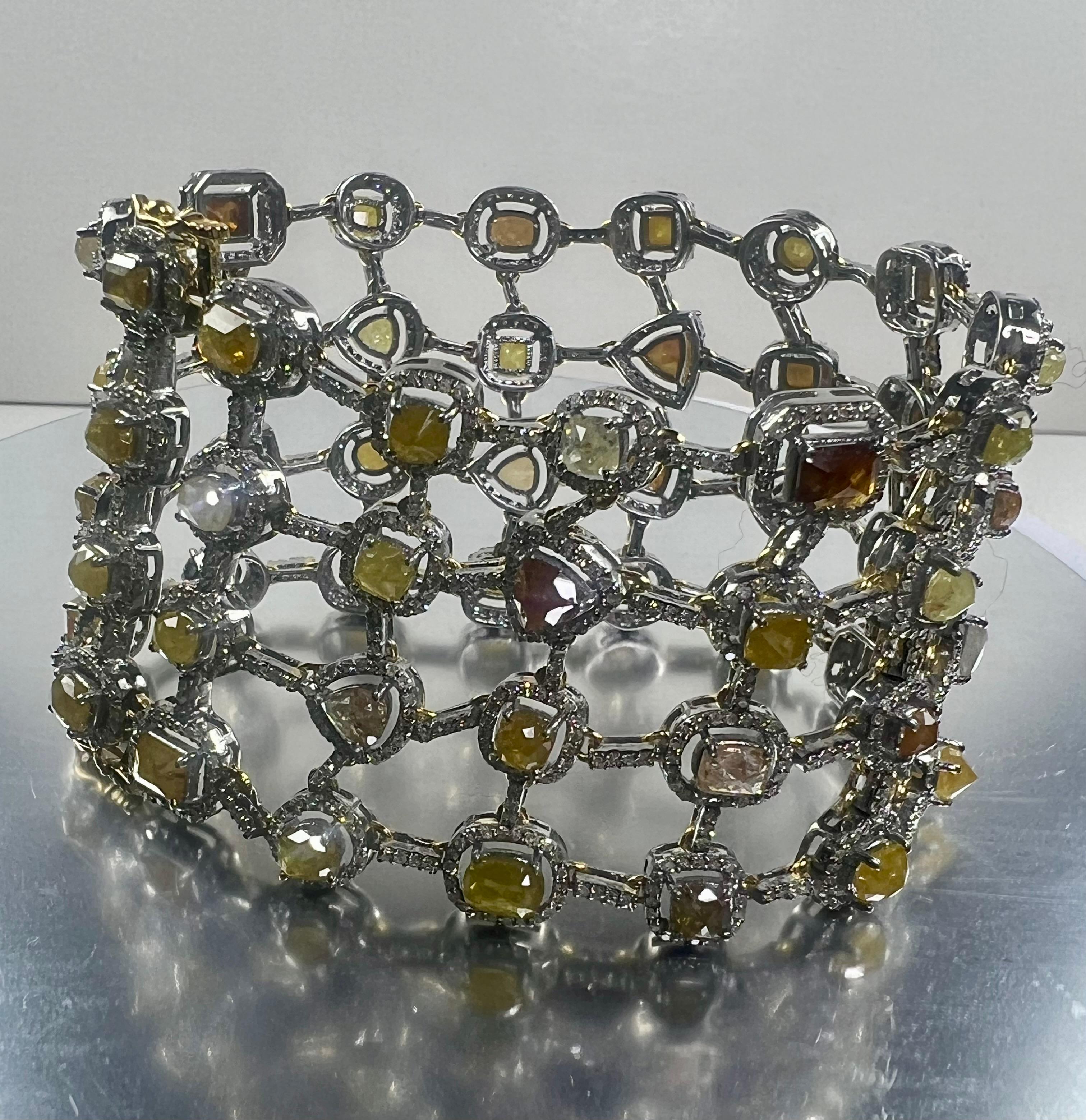 Pradera D'Art 14k yellow gold diamonds and fancy yellow diamonds Cuff Bracelet In New Condition For Sale In Bilbao, ES