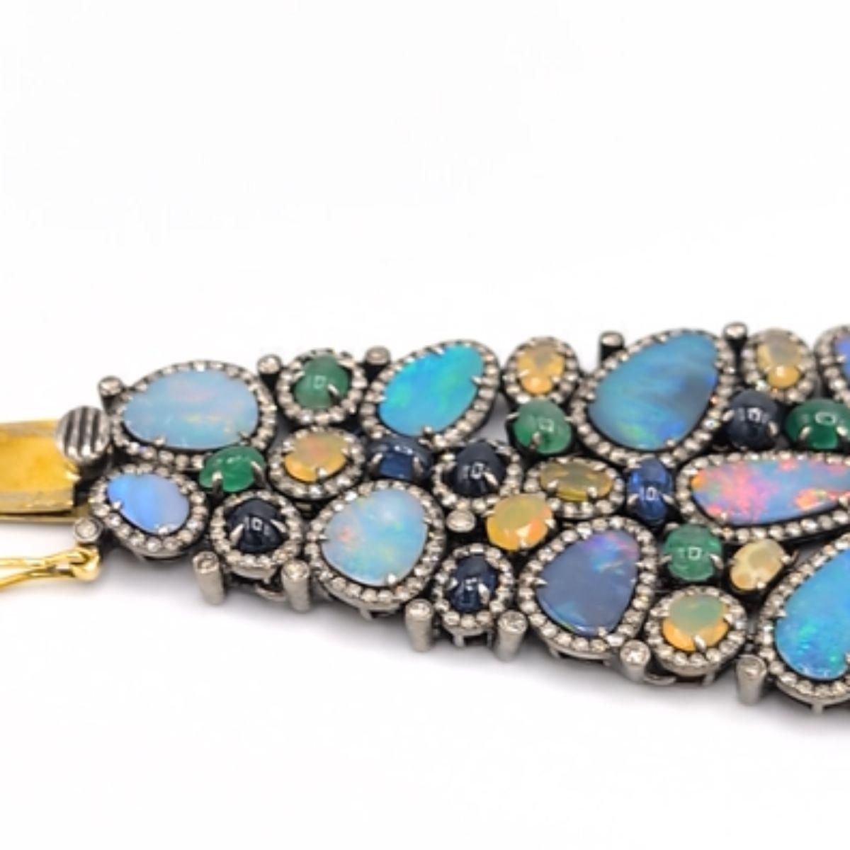 Pradera Joyas Pulsera de Oro y Plata de 18K con Diamantes Esmeralda Zafiro y Ópalo en Nuevo estado para la venta en Bilbao, ES