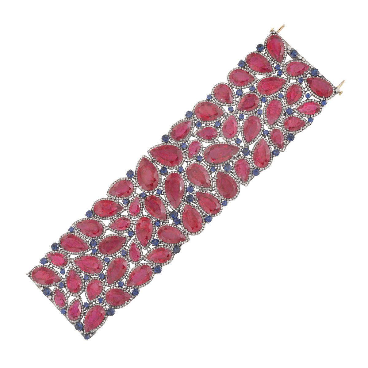 Pradera Jewels Orecchini in oro e argento 18 carati con diamanti, smeraldo e zaffiro in vendita 12