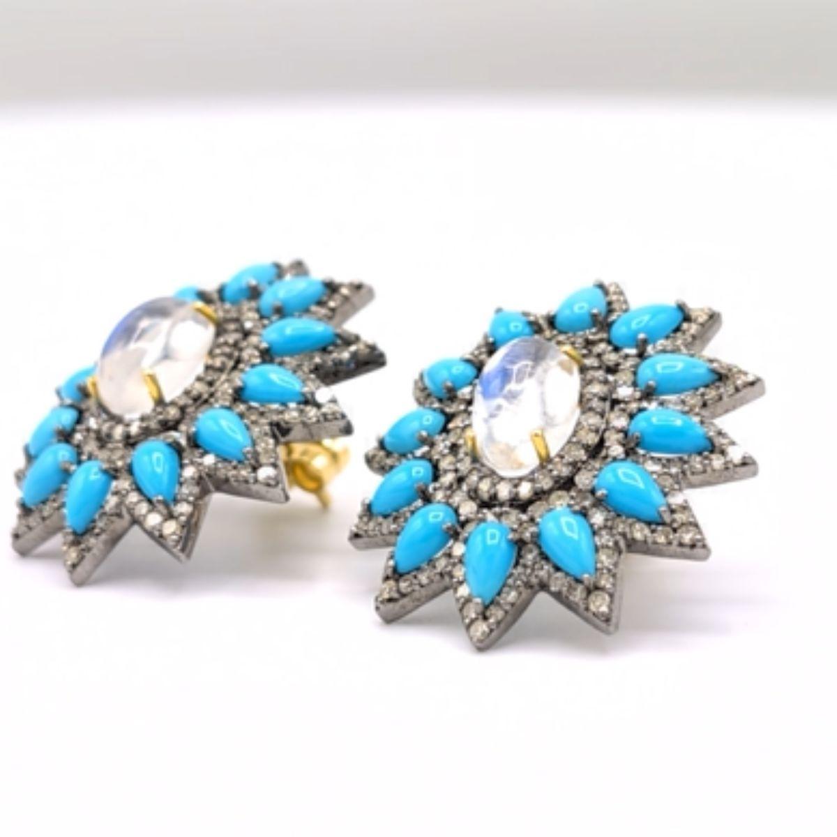 Contemporaneo Pradera Jewels Orecchini in oro e argento 18K con diamanti, turchese e pietra di luna in vendita