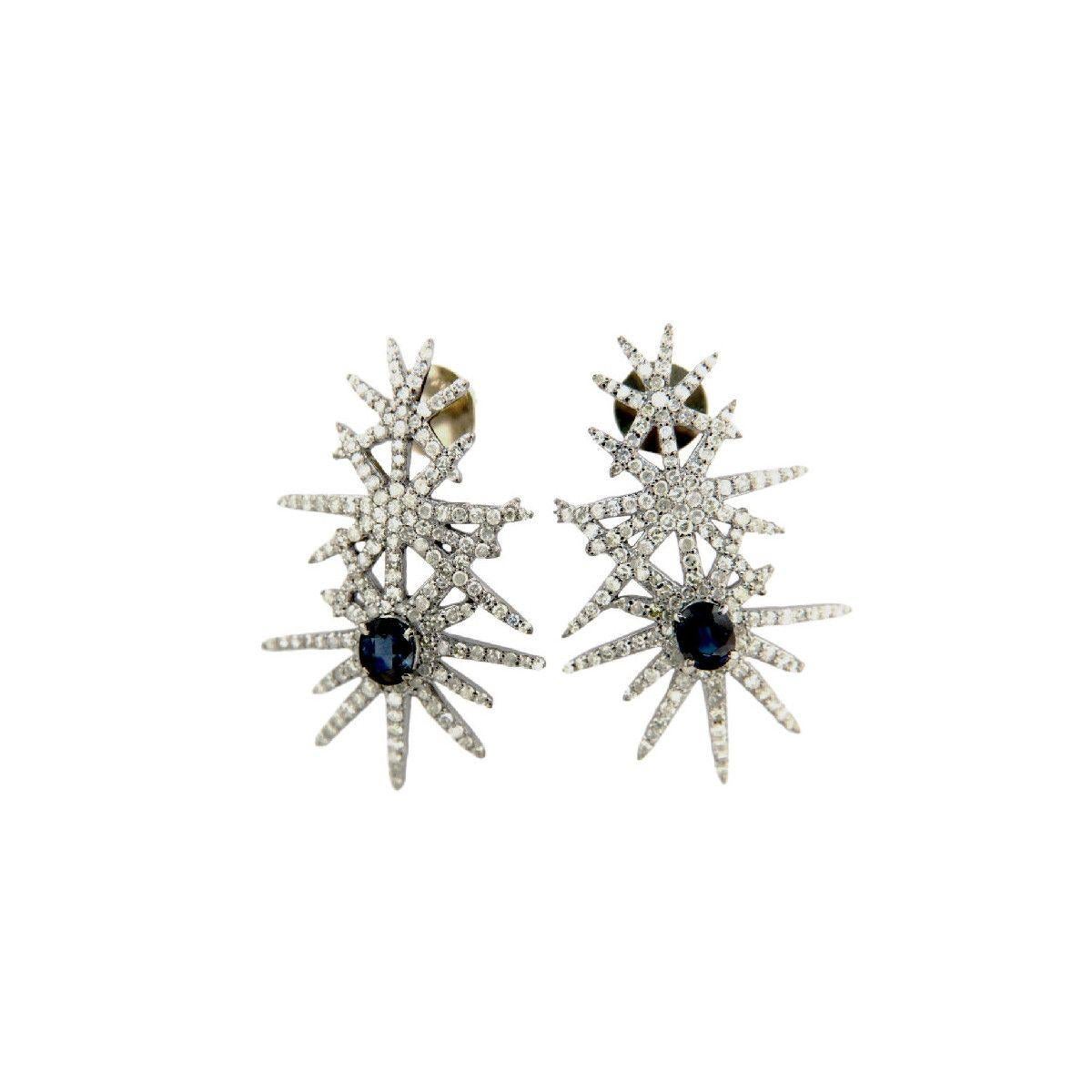 Pradera Jewels Boucles d'oreilles en or jaune 18 carats et argent & Diamants & Émeraudes en vente 13