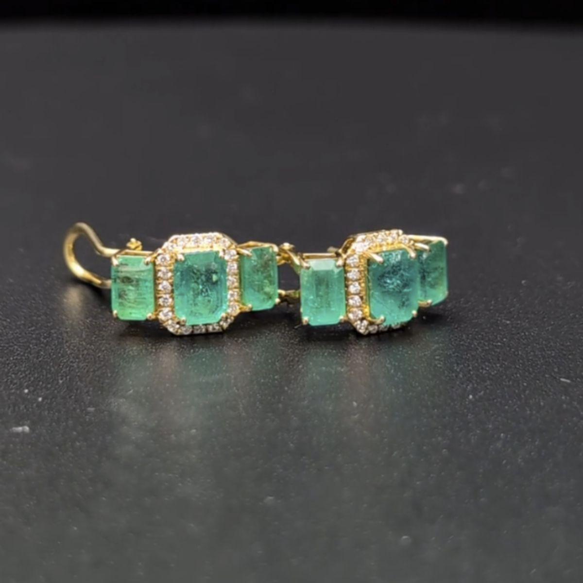 Taille brillant Pradera Bijoux et Boucles d'oreilles émeraude & or jaune 18k & diamants blancs en vente