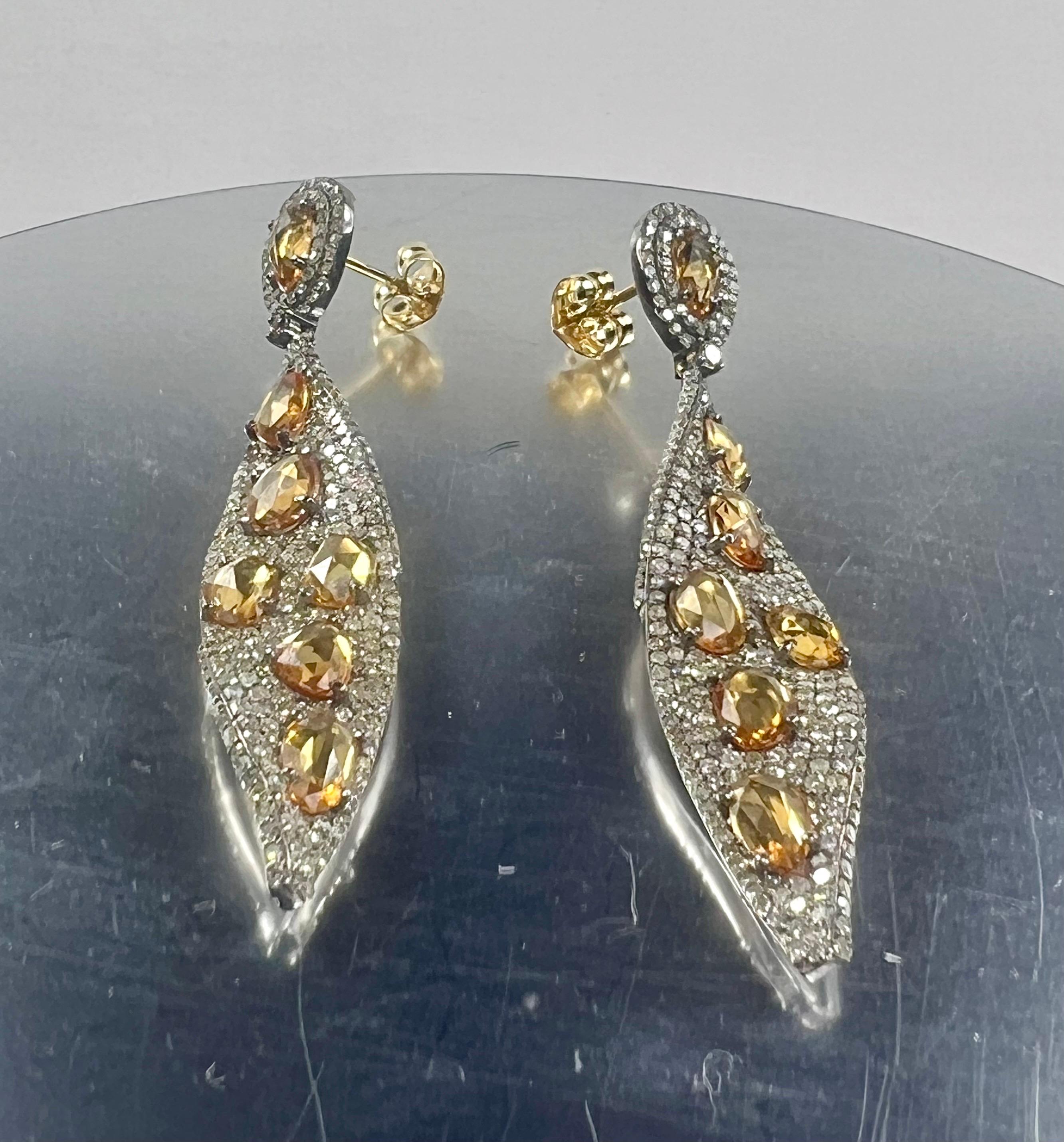 Contemporaneo Pradera Jewels D'Art Orecchini in oro e argento con diamanti e zaffiro giallo in vendita