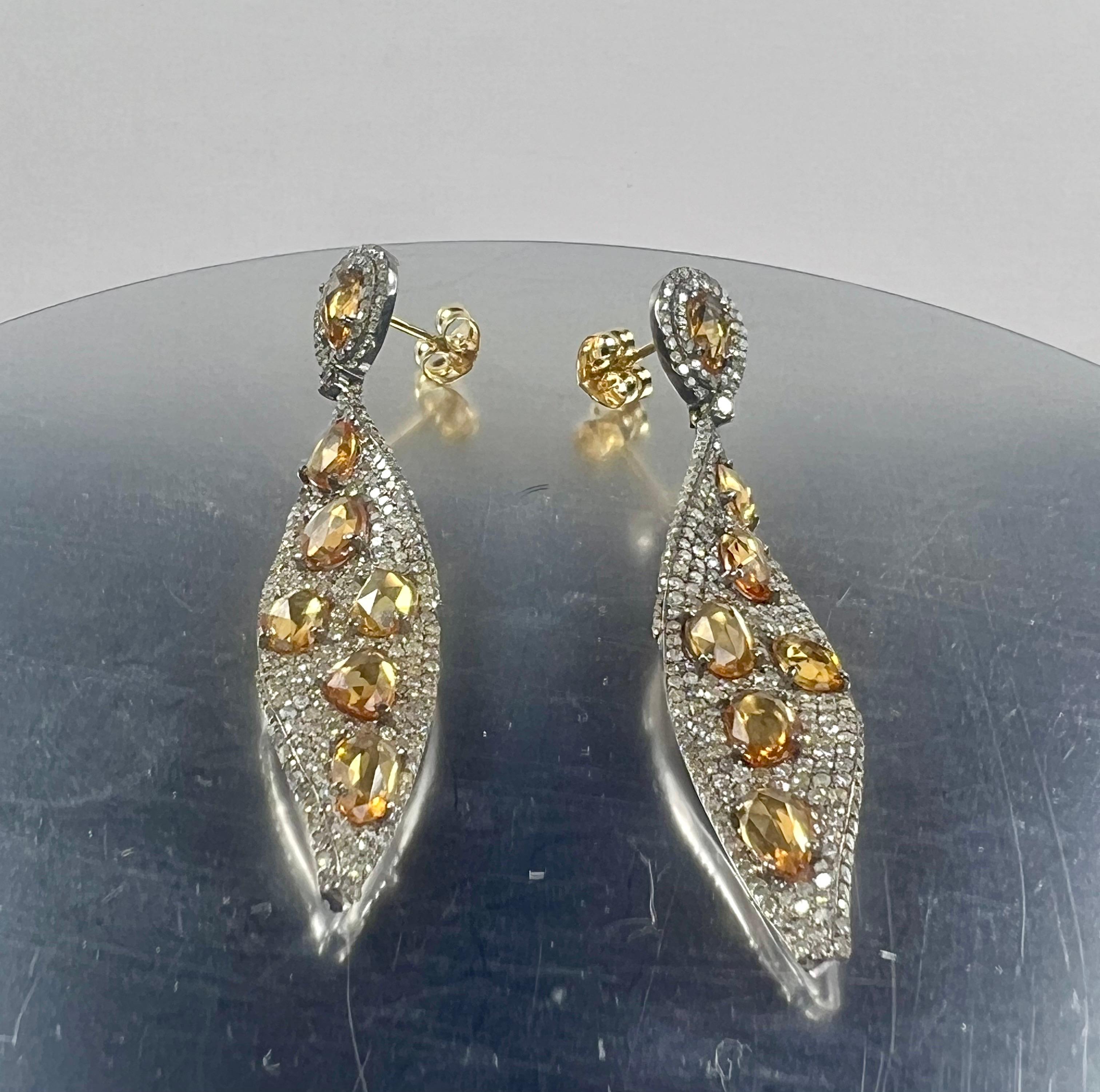 Donna Pradera Jewels D'Art Orecchini in oro e argento con diamanti e zaffiro giallo in vendita