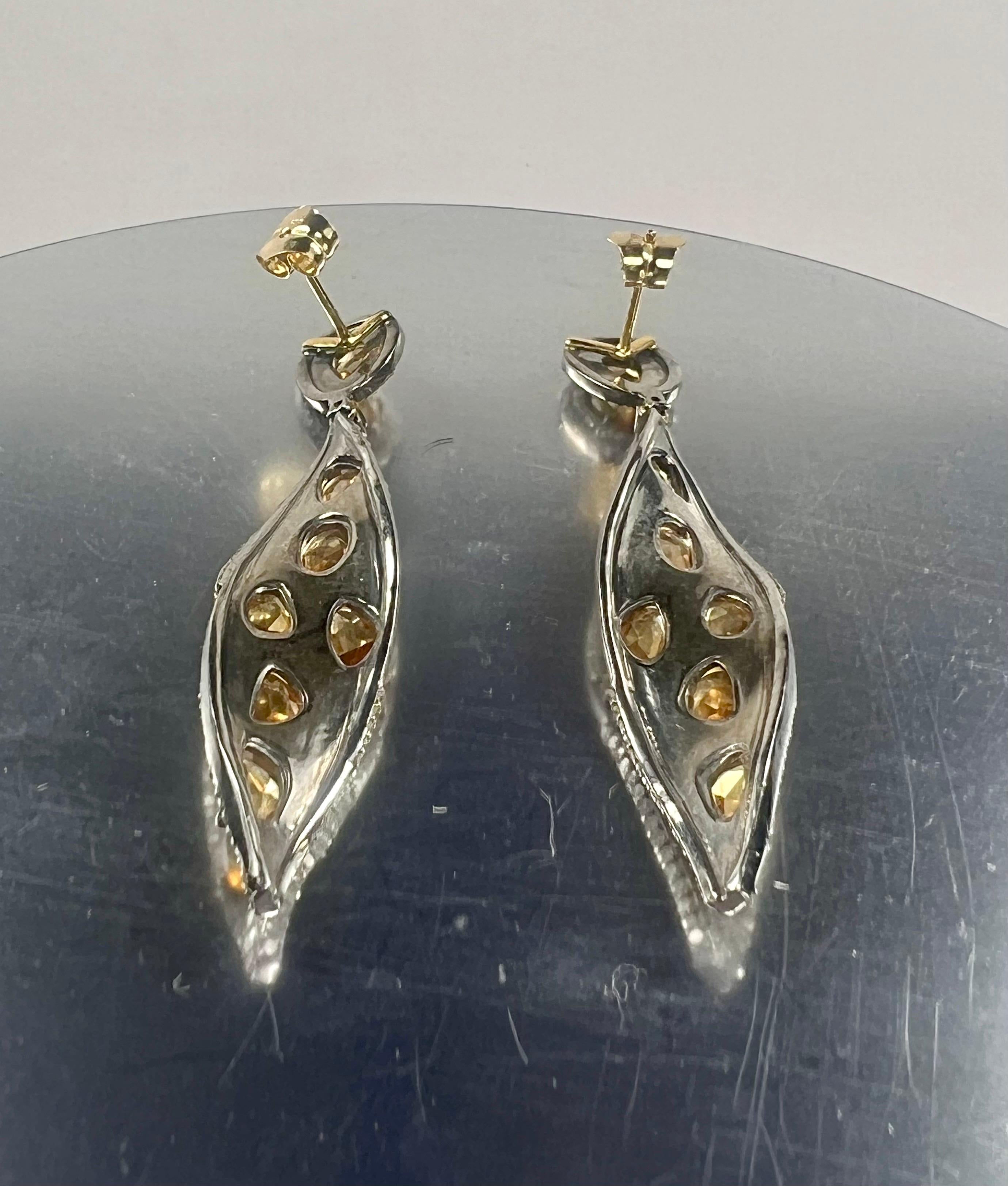 Pradera Jewels D'Art Orecchini in oro e argento con diamanti e zaffiro giallo in vendita 1