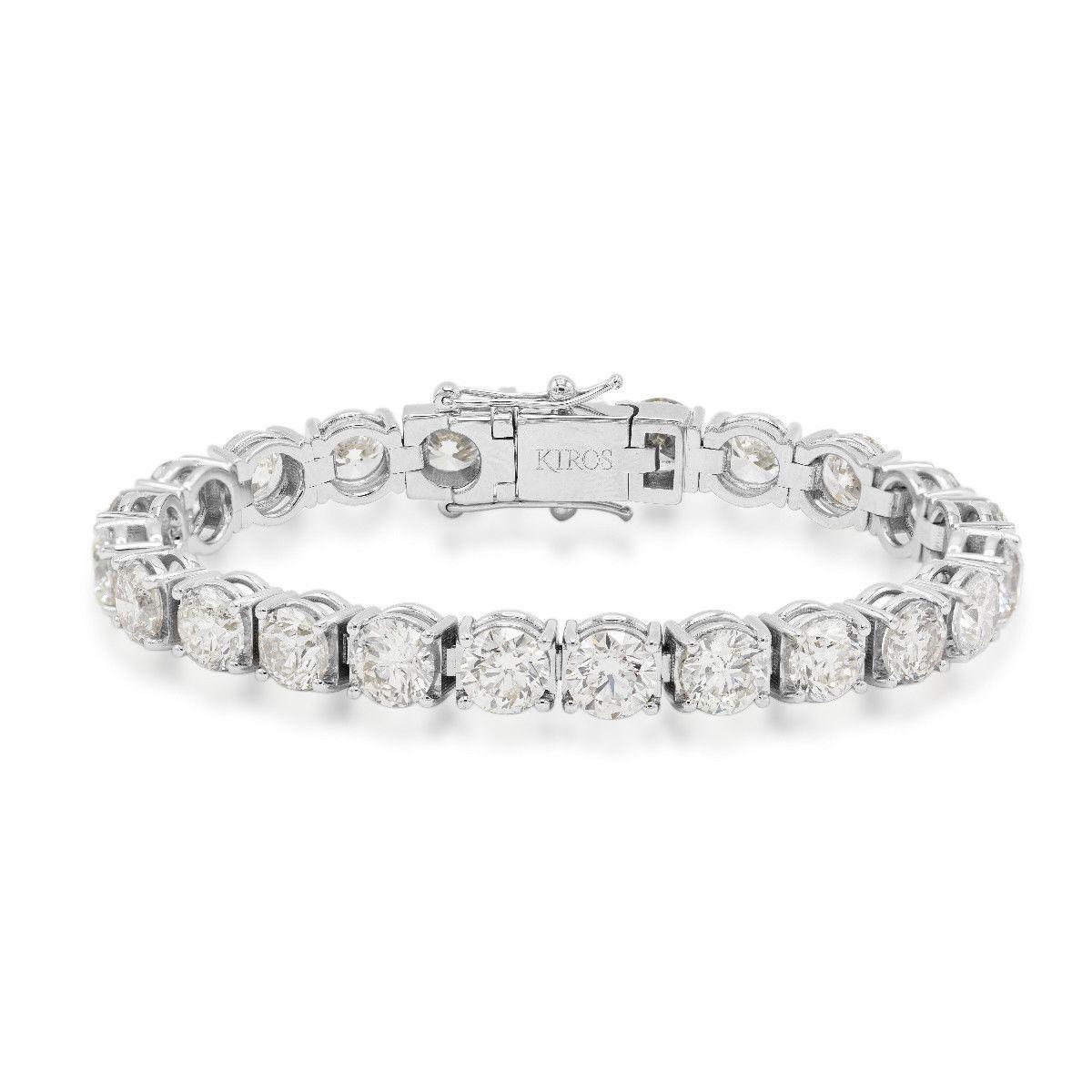 
Bracelet en or blanc 18Kt d'un poids total de 24,51 grammes et 36 diamants d'un poids total de 15,28 carats.

DÉLAI DE PRODUCTION 4 SEMAINES

Irama Pradera est une créatrice espagnole dynamique et extravertie qui recherche toujours les meilleures