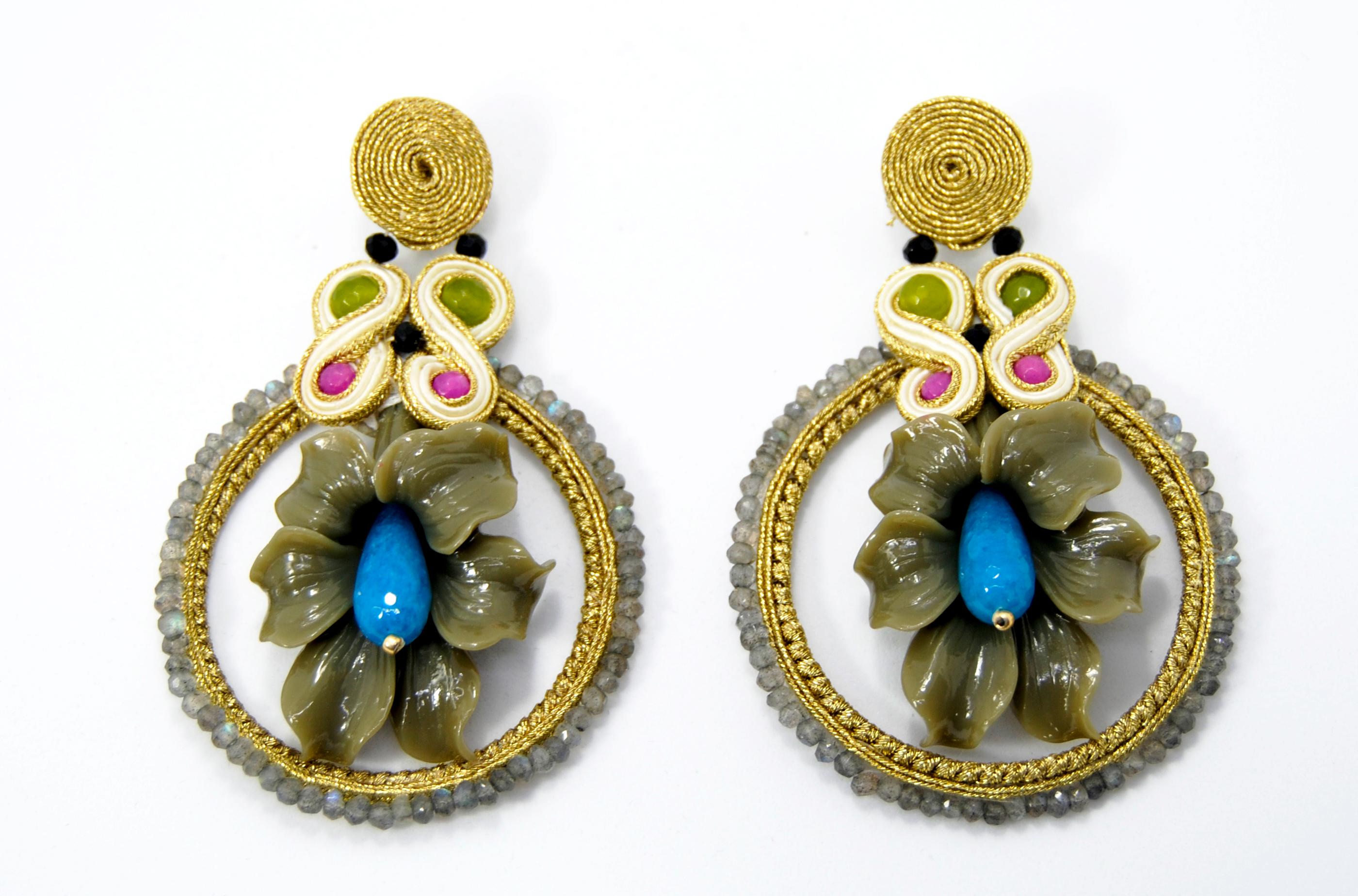 Soutache Technique earrings a Joint venture of Joyería Pradera and Musula Jewels where they create Colorful, Lively and Light Travel Jewelry that has an Iconic touch and give a modern and stylish look.
Blue Jade, Resin and Morganite beads with
