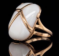Pradera Ring in 18K Rose Gold and Natural White Coral