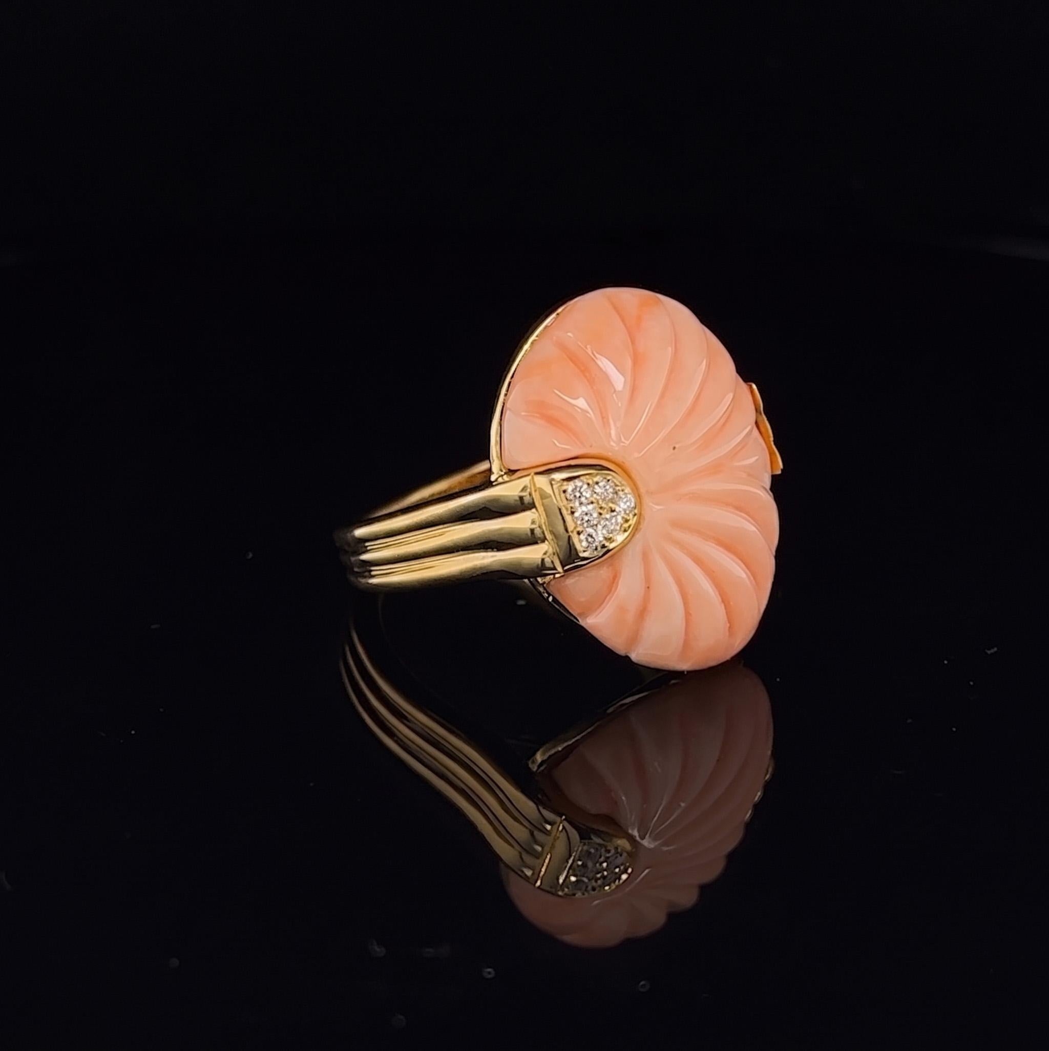 Ring Rader's Pradera Ring in 18K Yellow Gold and Orange Coral with Diamonds For Sale ...