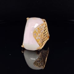 Pradera Ring in 18K Yellow Gold Natural White Coral & 1.06ct Brilliant Diamond