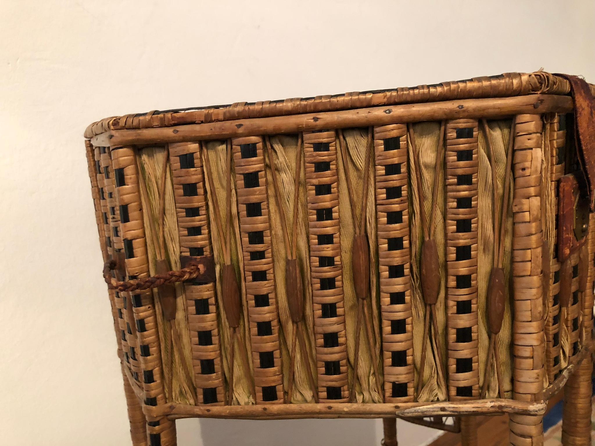 Leather Prag Rudniker -  Fin De Siècle - Sewing Table For Sale