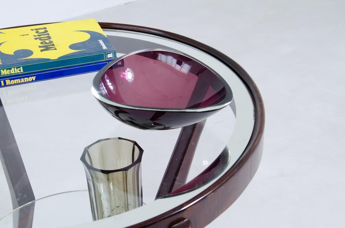 Prager Couchtisch aus den 1950er Jahren mit Glas- und Spiegelablagen (20. Jahrhundert) im Angebot