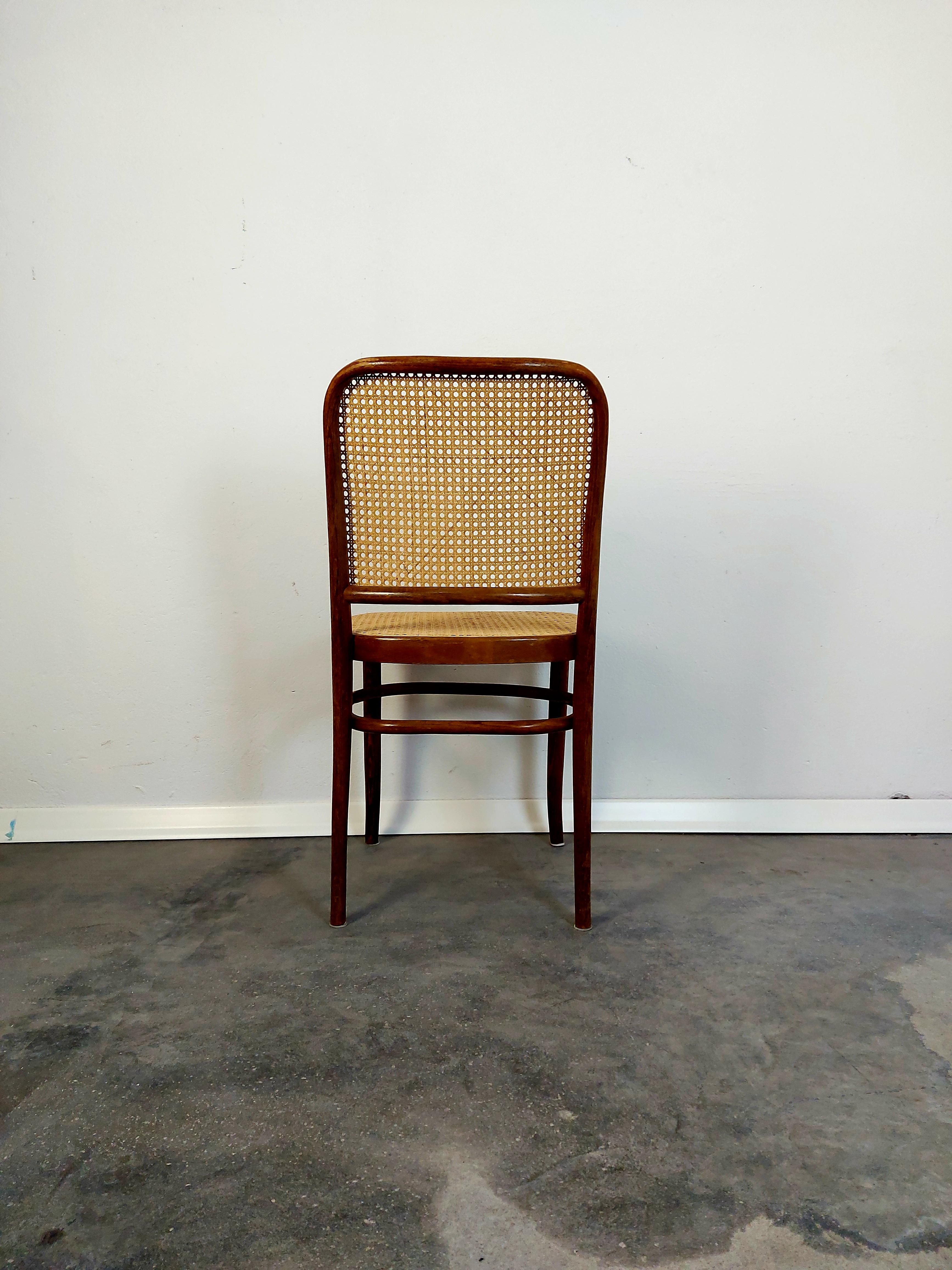 Prague Chair, No. 811 Bentwood Chair, 1970s, 1 of 2 3
