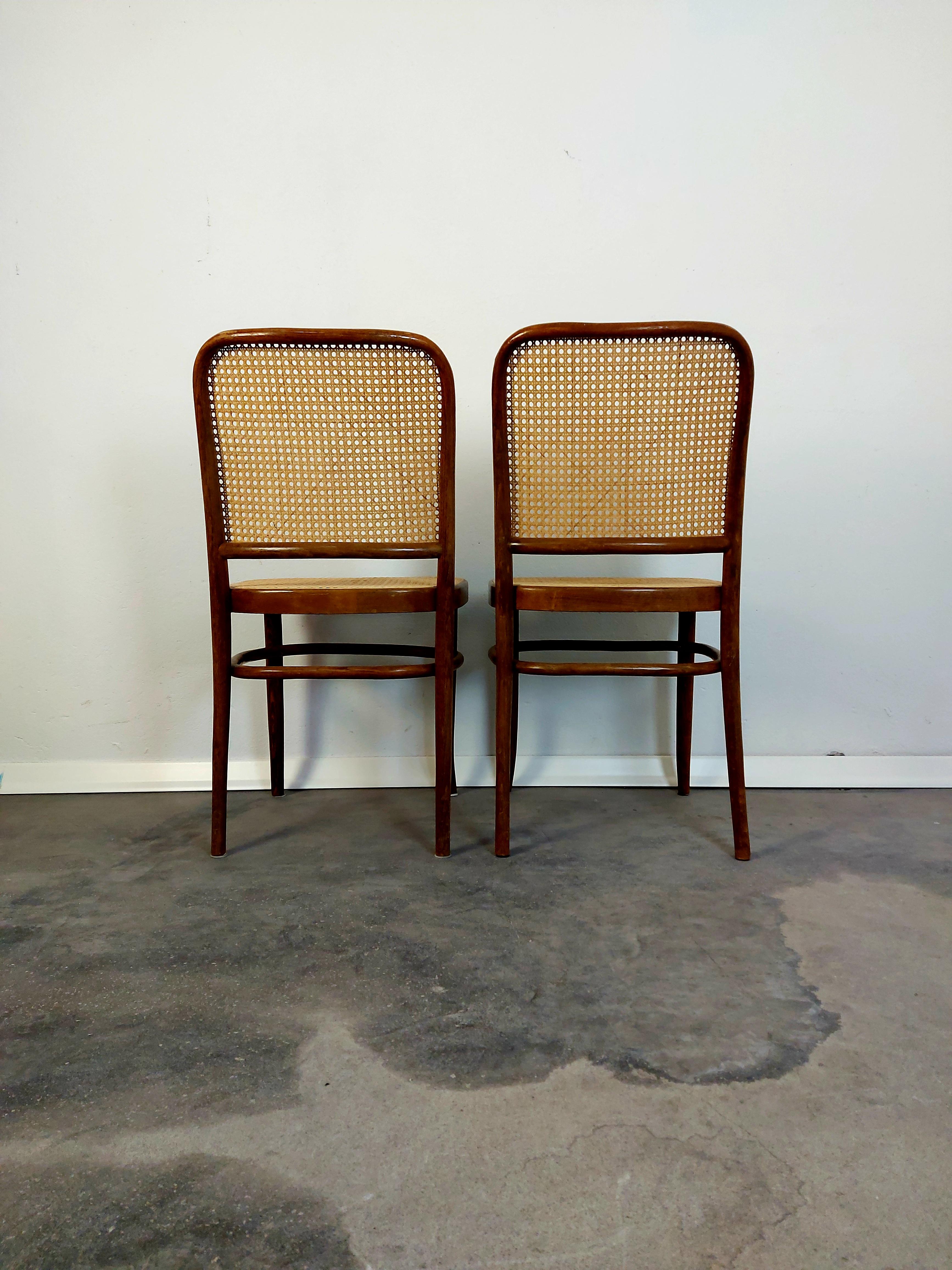 Mid-Century Modern Prague Chair, No. 811 Bentwood Chair, 1970s, 1 of 2