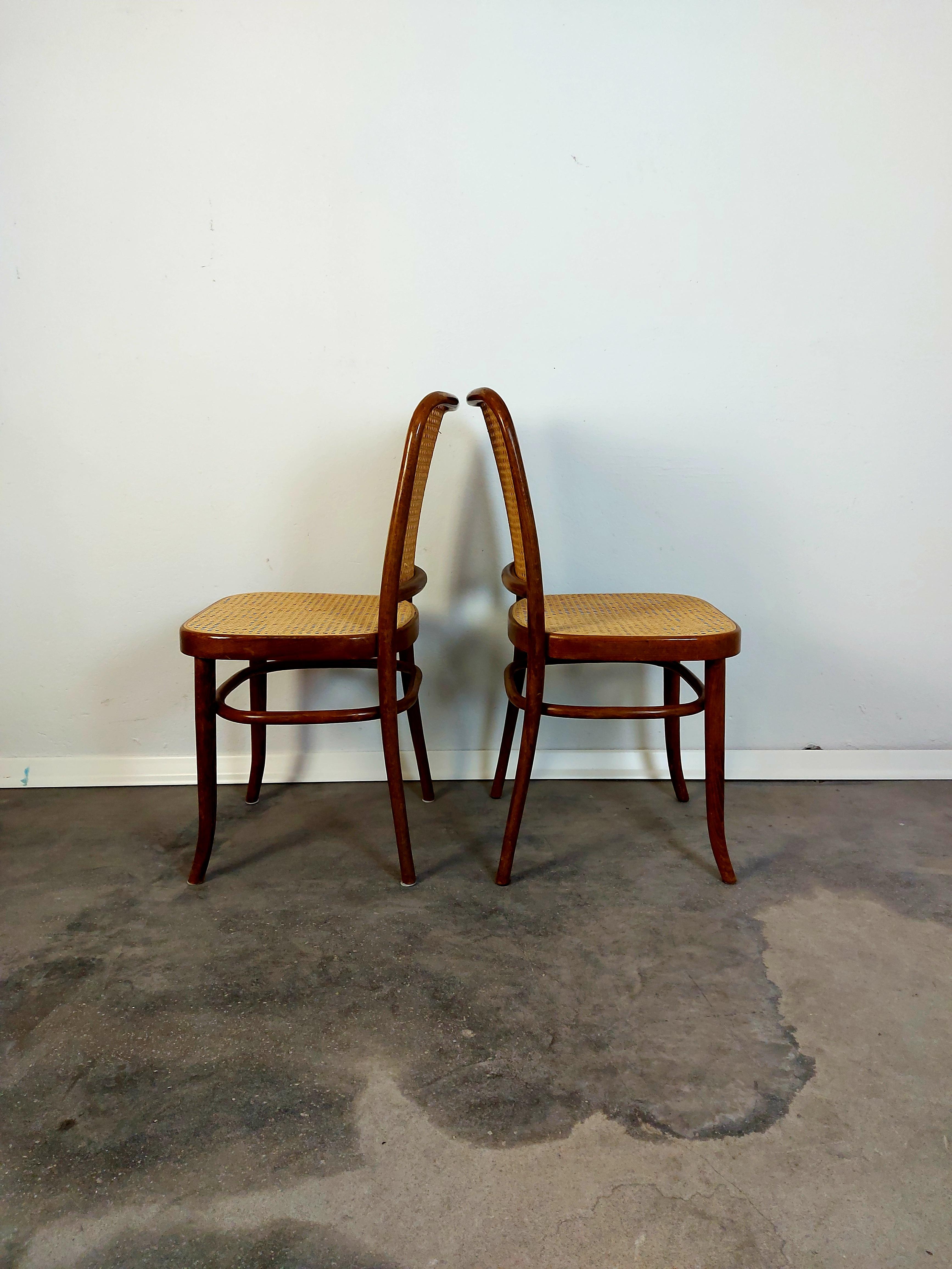 Slovenian Prague Chair, No. 811 Bentwood Chair, 1970s, 1 of 2