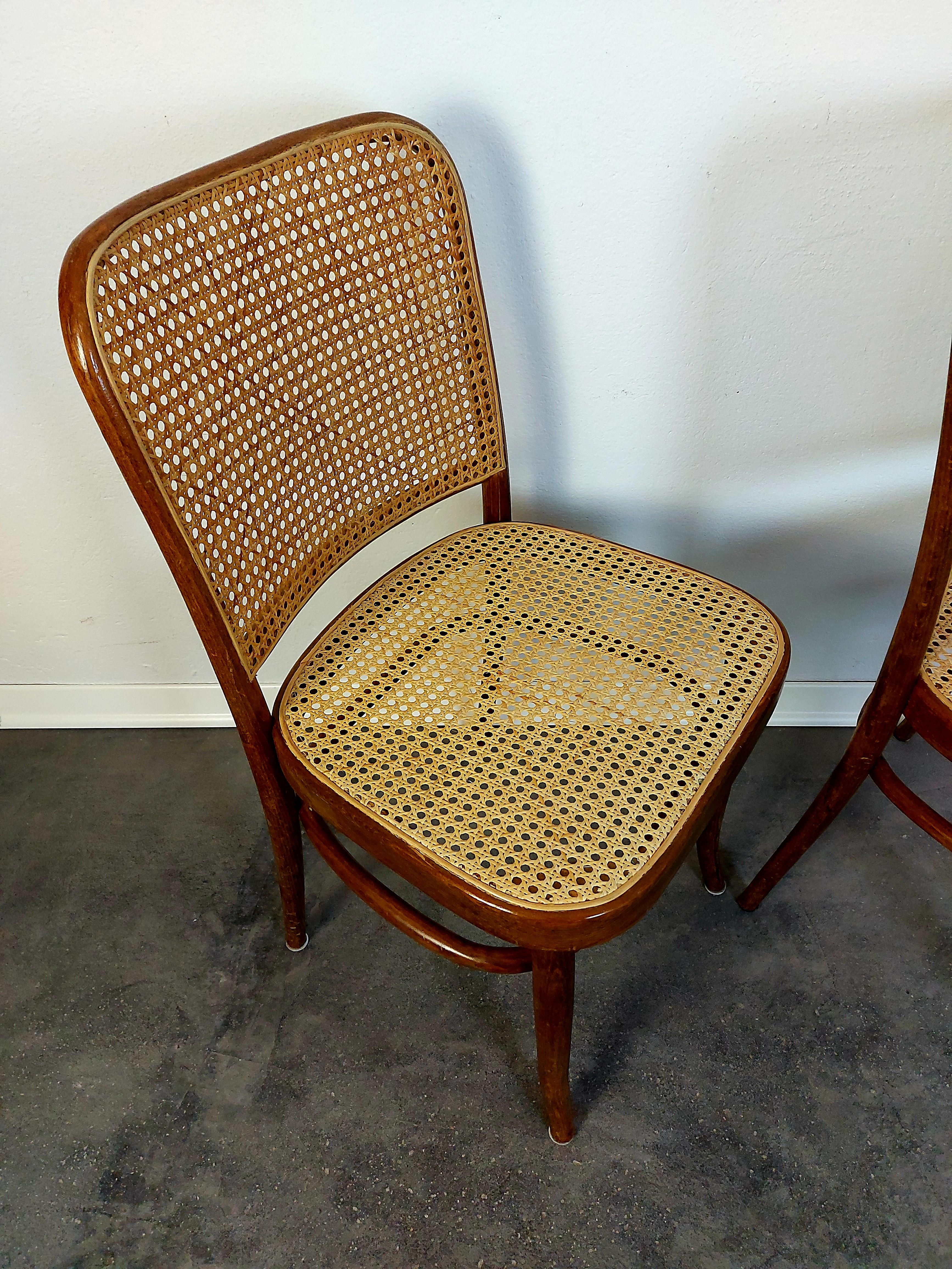Late 20th Century Prague Chair, No. 811 Bentwood Chair, 1970s, 1 of 2