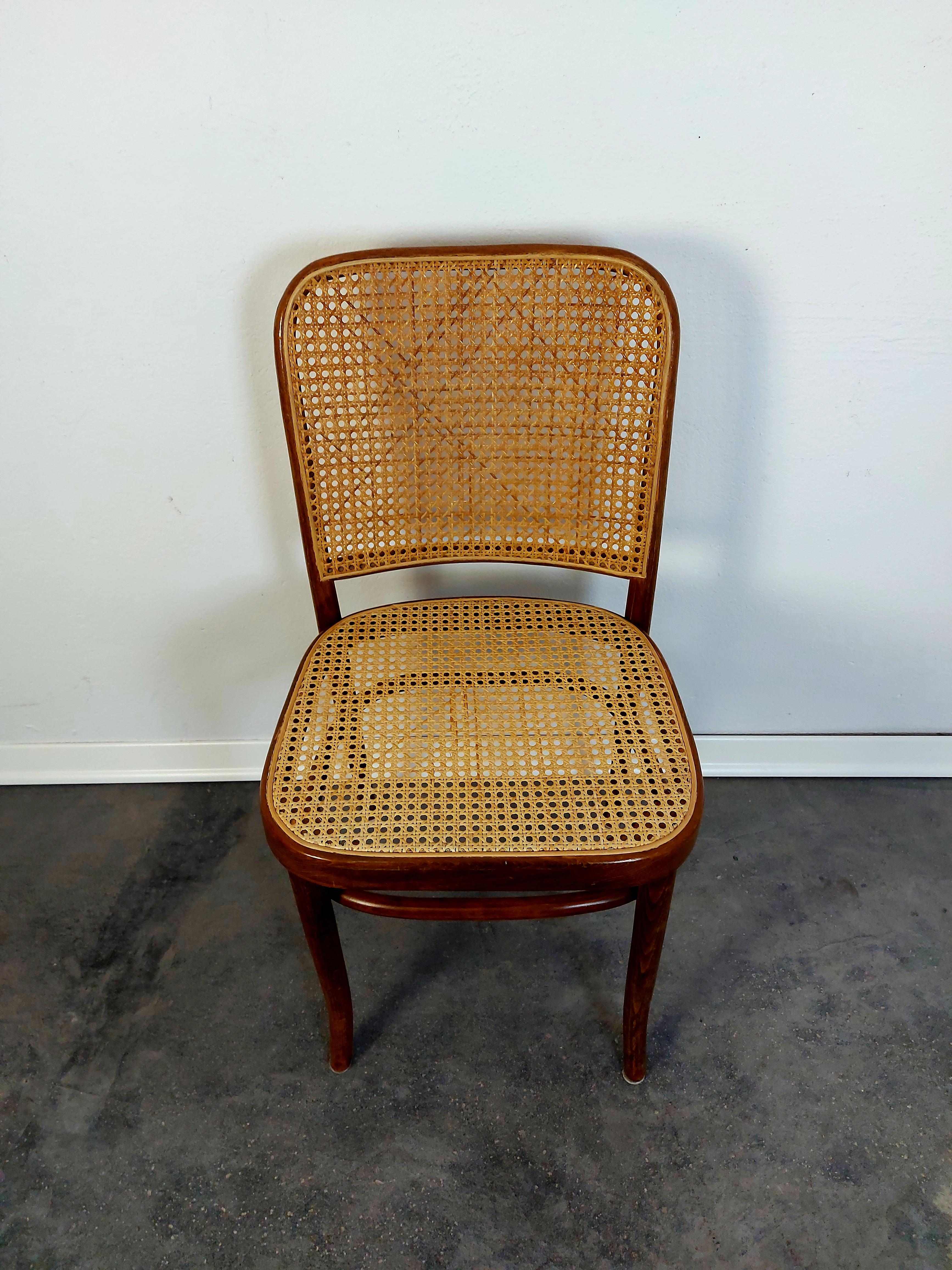 Prague Chair, No. 811 Bentwood Chair, 1970s, 1 of 2 1