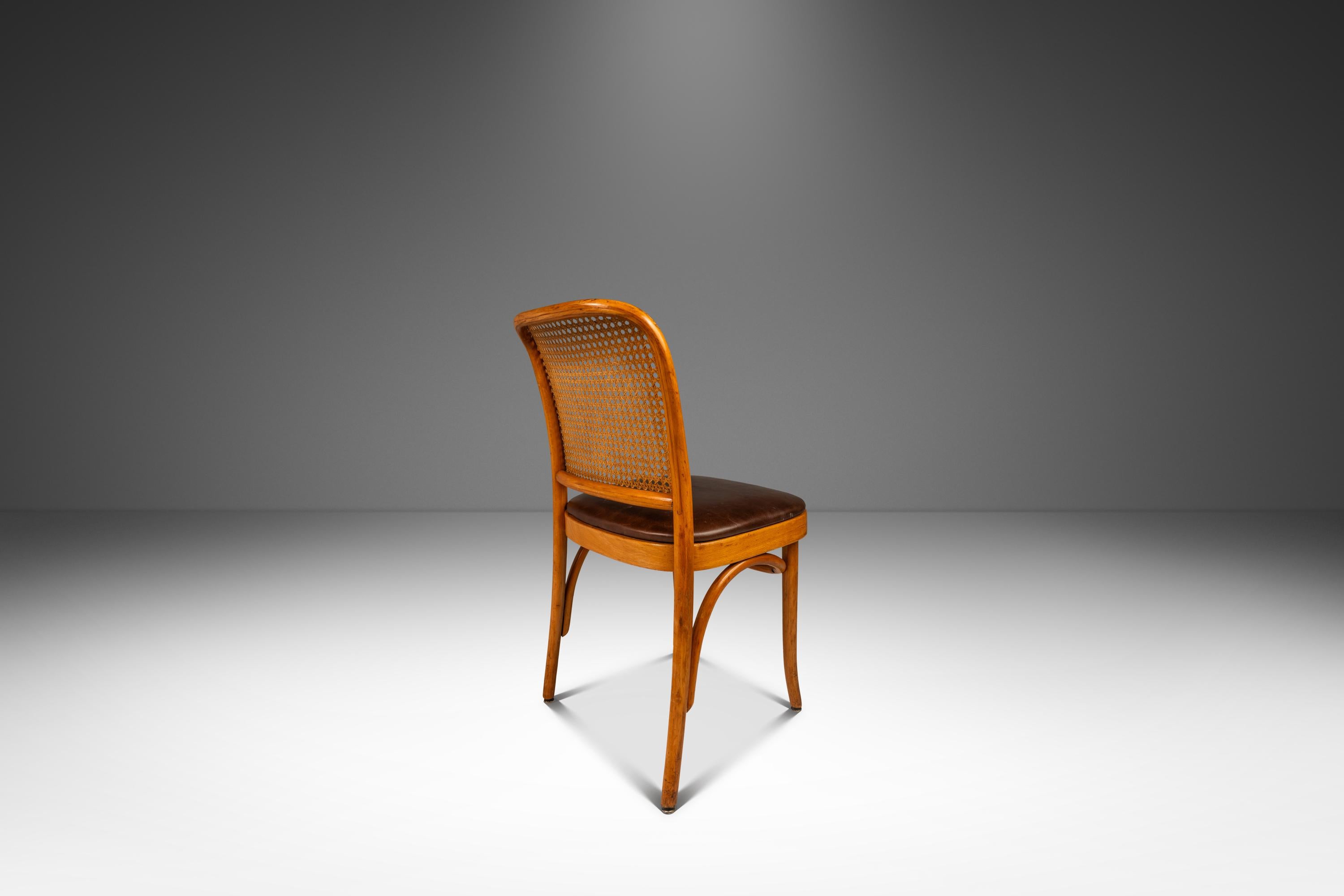 Cuir Chaise de salle à manger Prague Modèle 811 à la manière de Josef Frank, Stendig, États-Unis, années 1960 en vente
