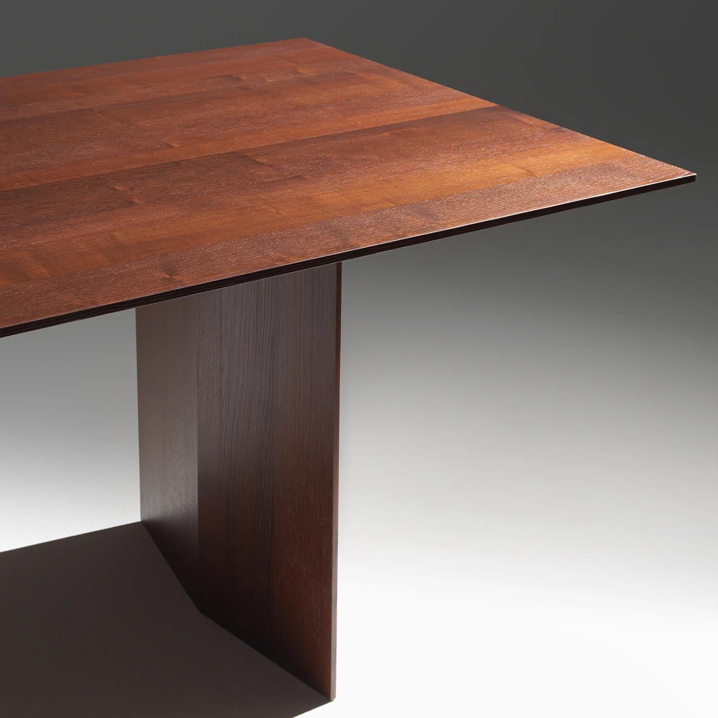 italien Praia 250 Rectangular Brown Dining Table by Albedo en vente