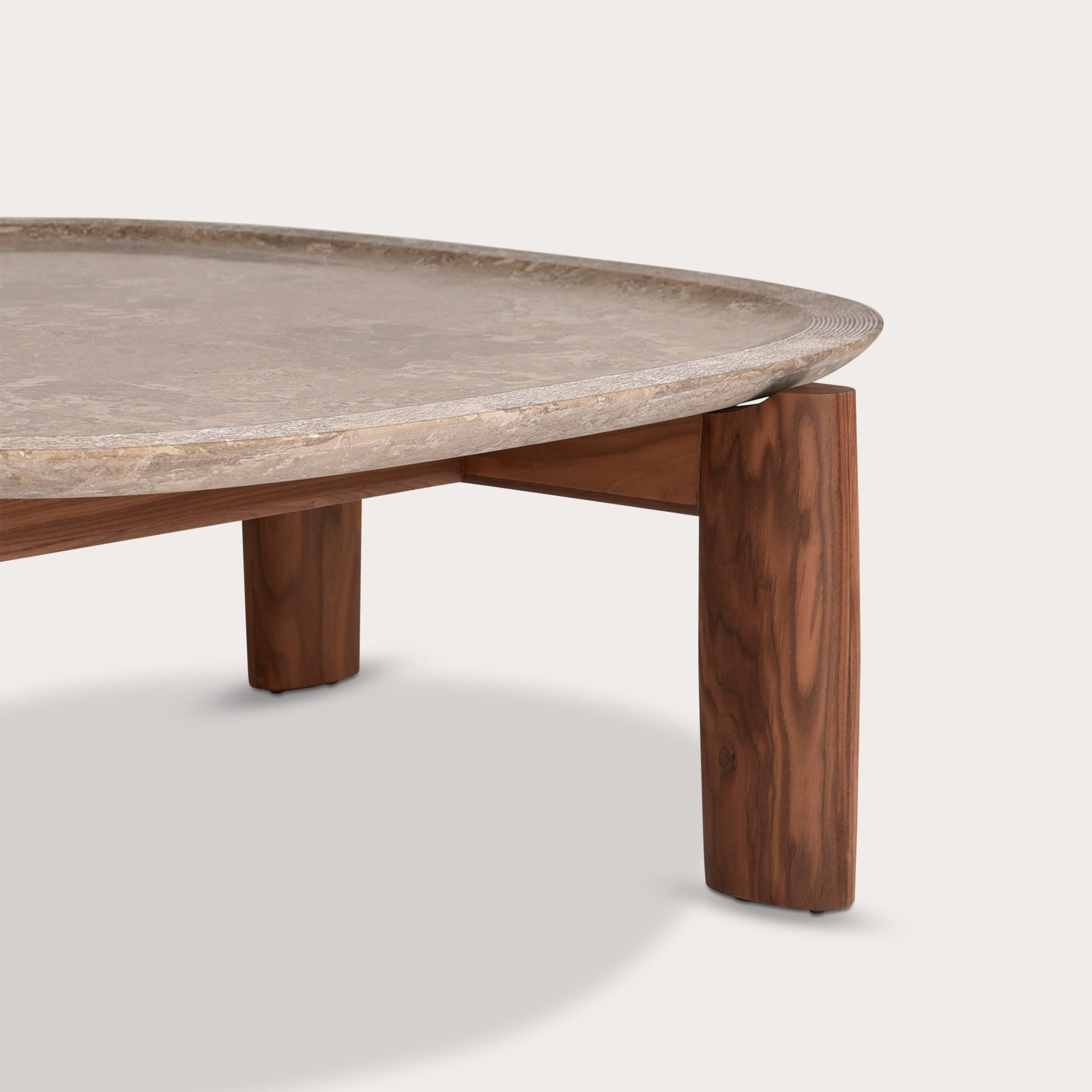 Praia da Granja Quadratischer Couchtisch von Sebastian Herkner aus Pall Stone & Walnussholz (Moderne) im Angebot