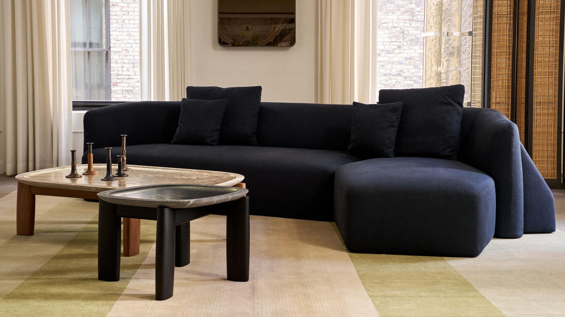 Praia da Granja Quadratischer Couchtisch von Sebastian Herkner aus Pall Stone & Walnussholz (Europäisch) im Angebot