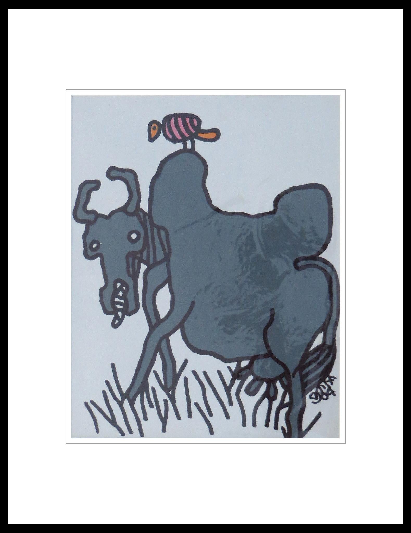 La vache, l'animal, technique mixte sur papier, bleu, rose par l'artiste indien de maître « en stock » - Mixed Media Art de Prakash Karmarkar