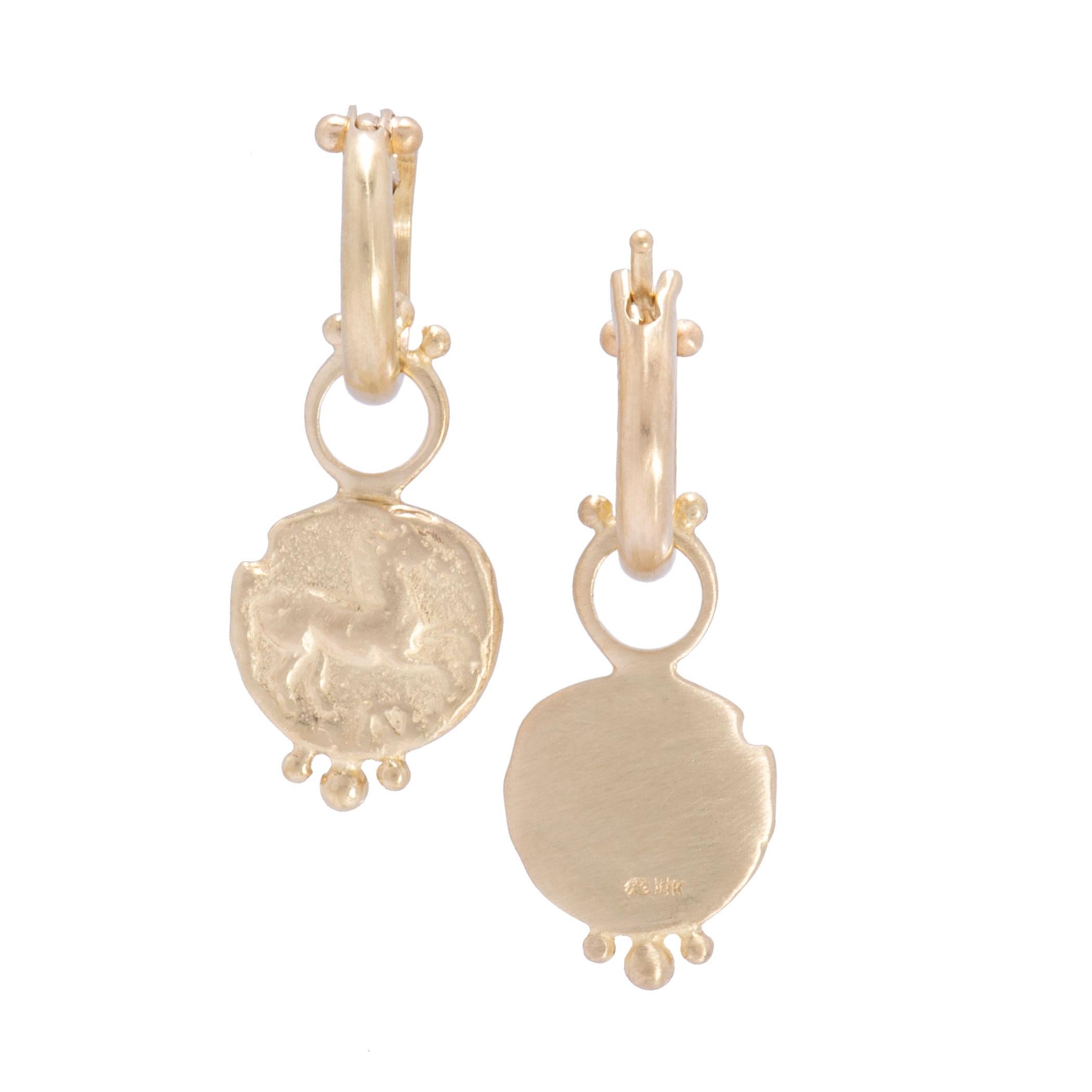 Contemporary Prancing Horse Drop Earrings and Hoops in 18 Karat Gold For Sale