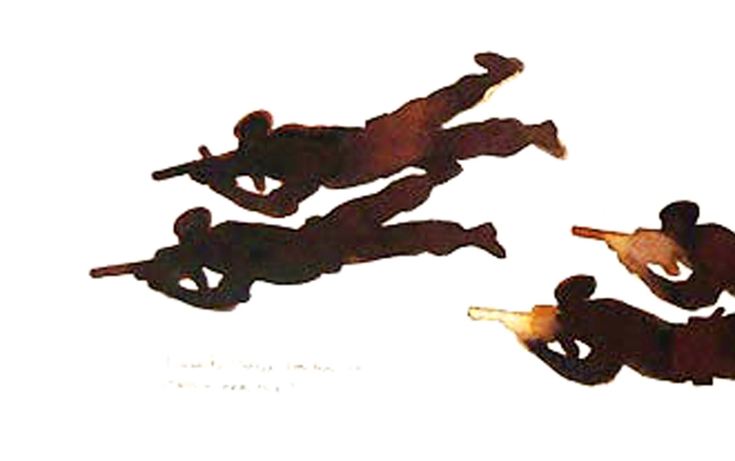 Mock Practice, Männer beim Shooting, Braun, Sepiafarbe, Aquarell auf Papier (Zeitgenössisch), Painting, von Prasanta Sahu