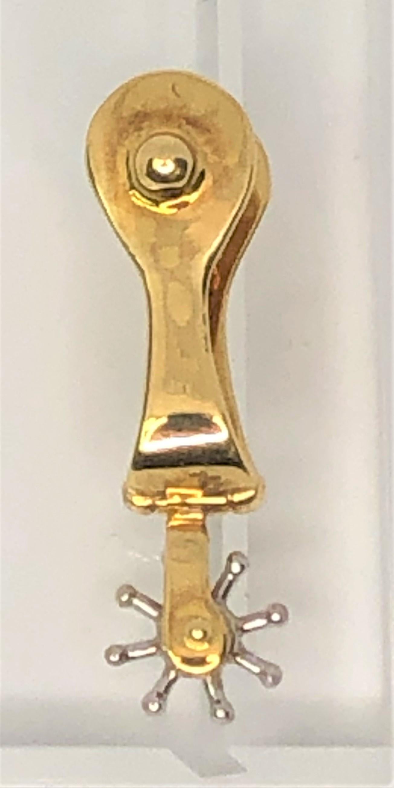 By designer Sal Praschnik, these gold spur cufflinks are a one-of-a-kind, must have item!
18 karat yellow and white gold spurs
Spurs spin
Approximately 1.5 inches X .75 inches
Stamped 