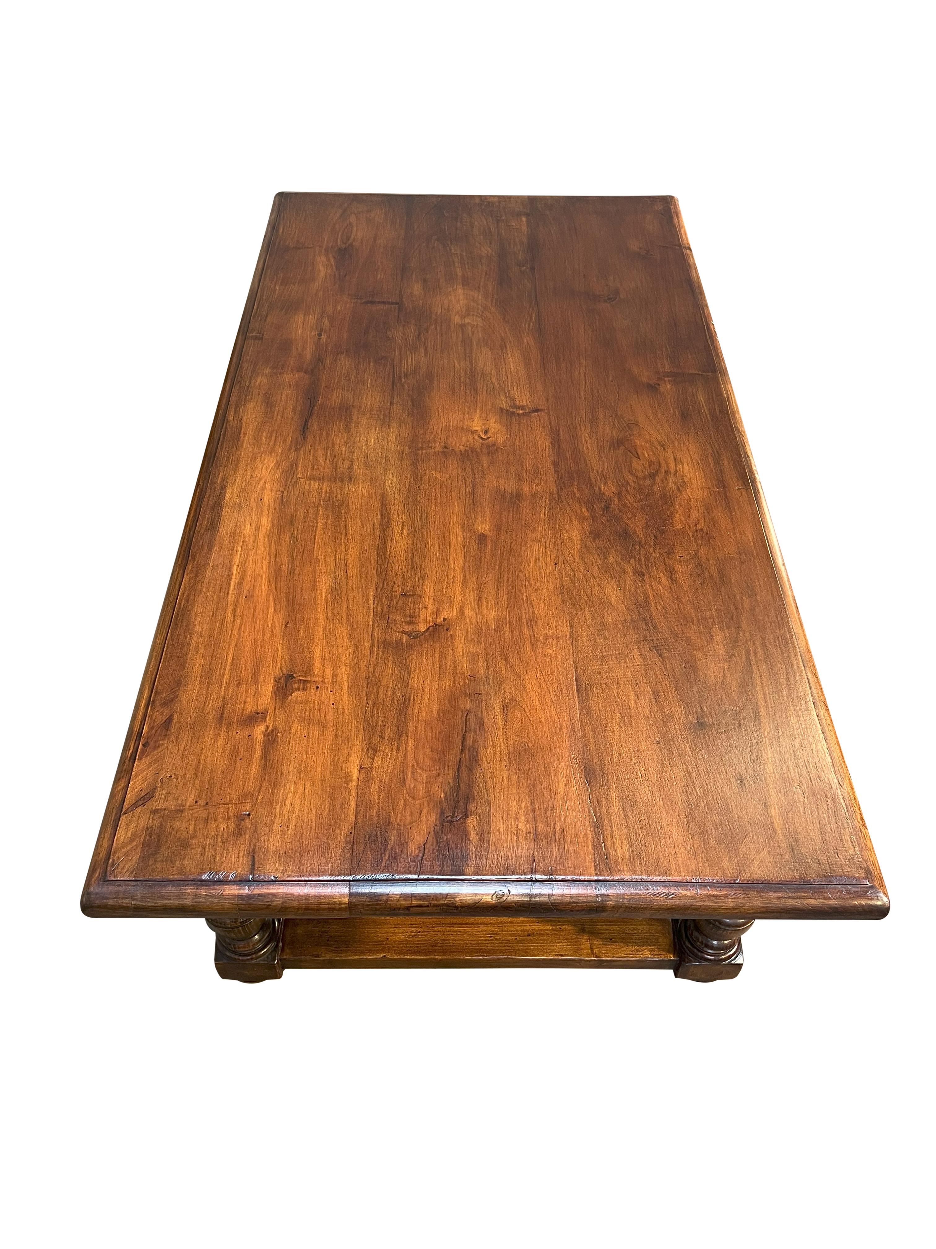 Châtaignier PRATO - Reproduction d'une table basse de ferme toscane en noyer du 19ème siècle en vente