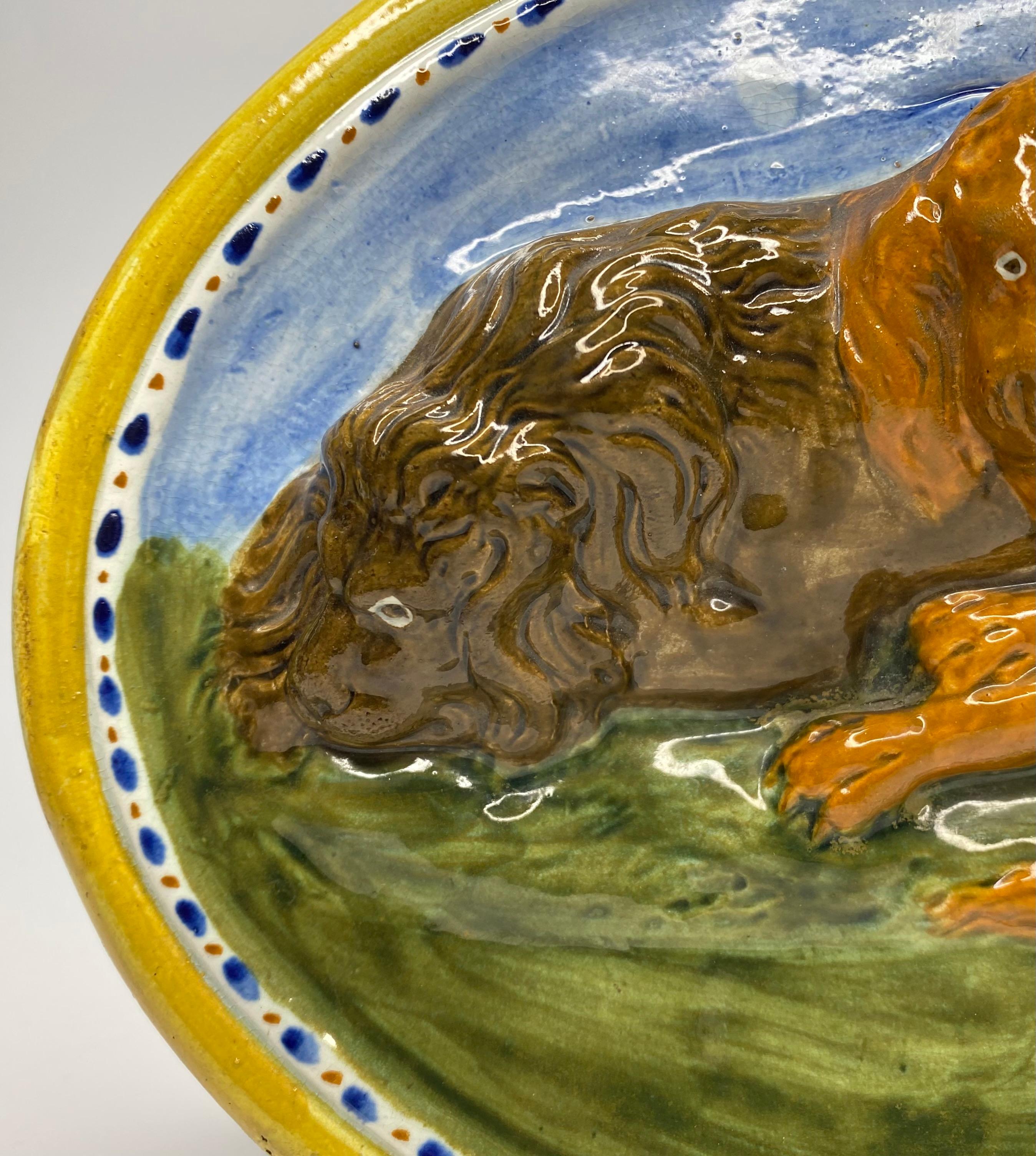 Georgian Prattware pottery ‘Lions’ plaque, Staffordshire, c. 1810. For Sale