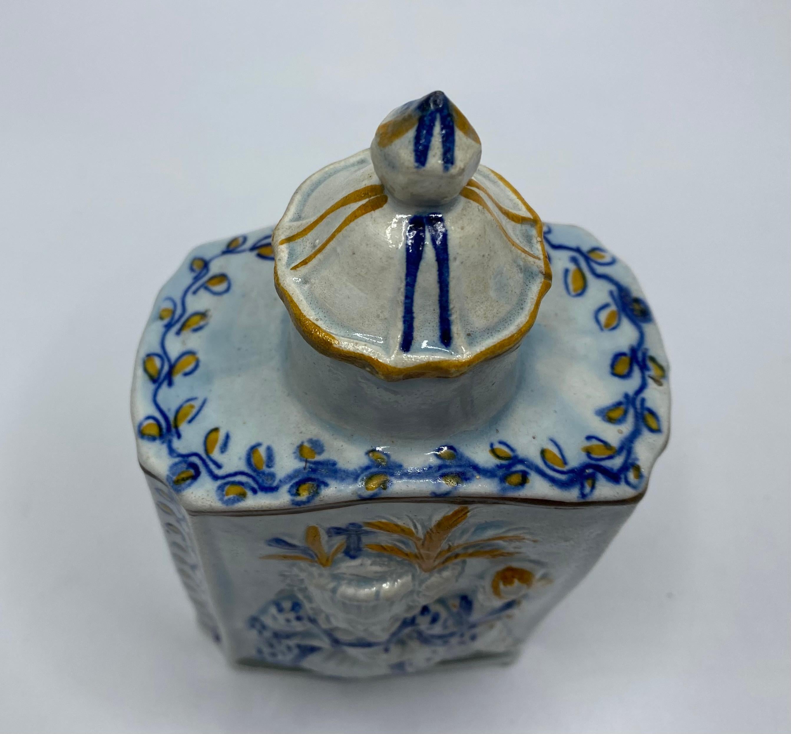 Early 19th Century Prattware pottery ‘Macaroni’ tea caddy and cover, c. 1800.