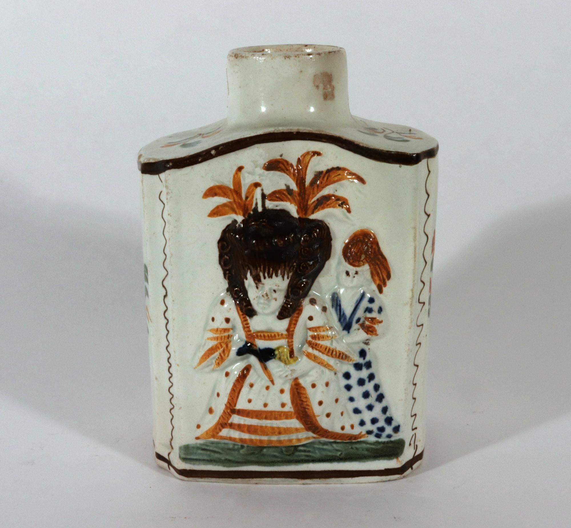 Georgien Boîte à thé Prattware perlée, figurines de Macaroni en vente