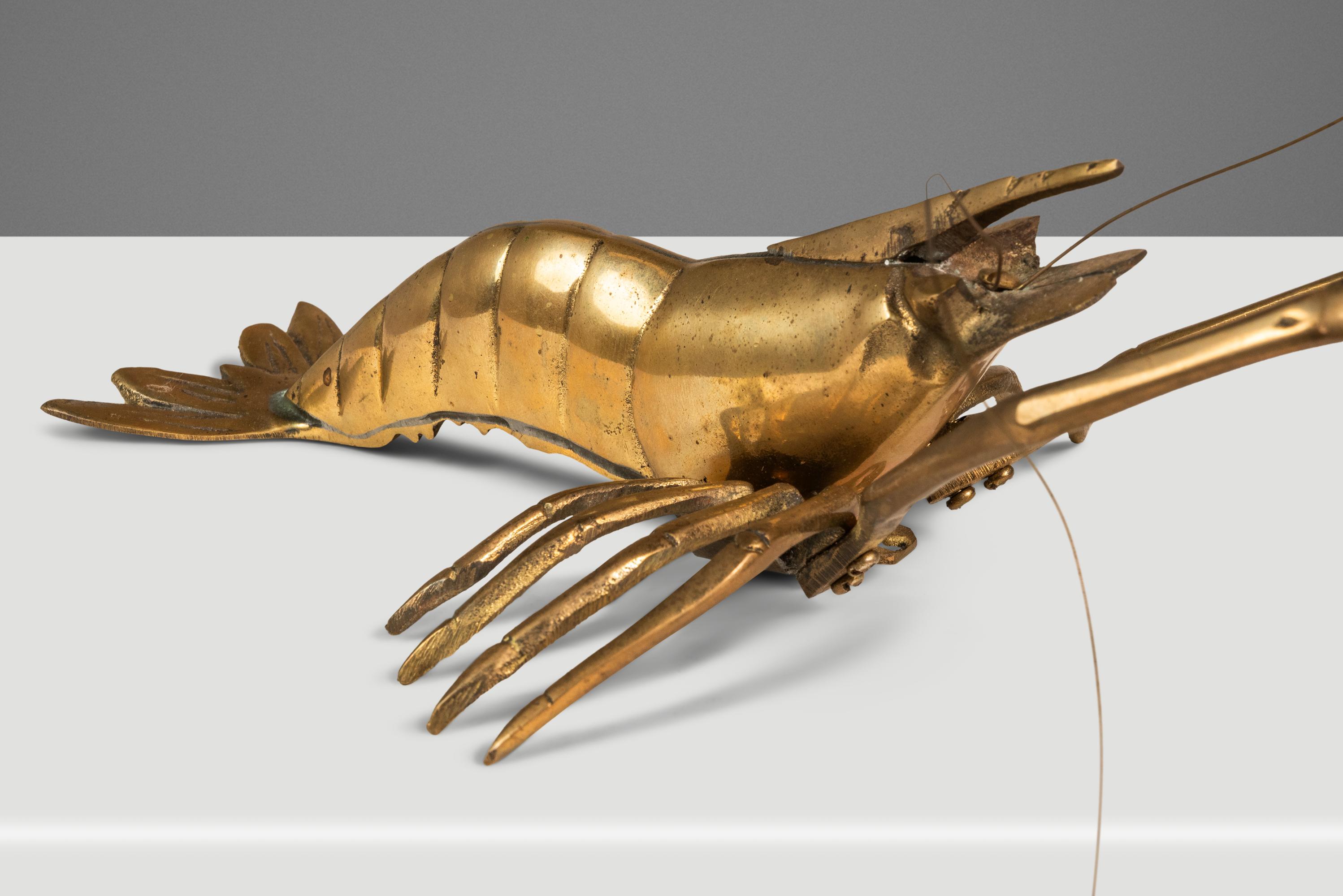 Sculpture murale ou de table suspendue Prawn / Shrimp en laiton massif, A.I.C., c. 1960s en vente 3
