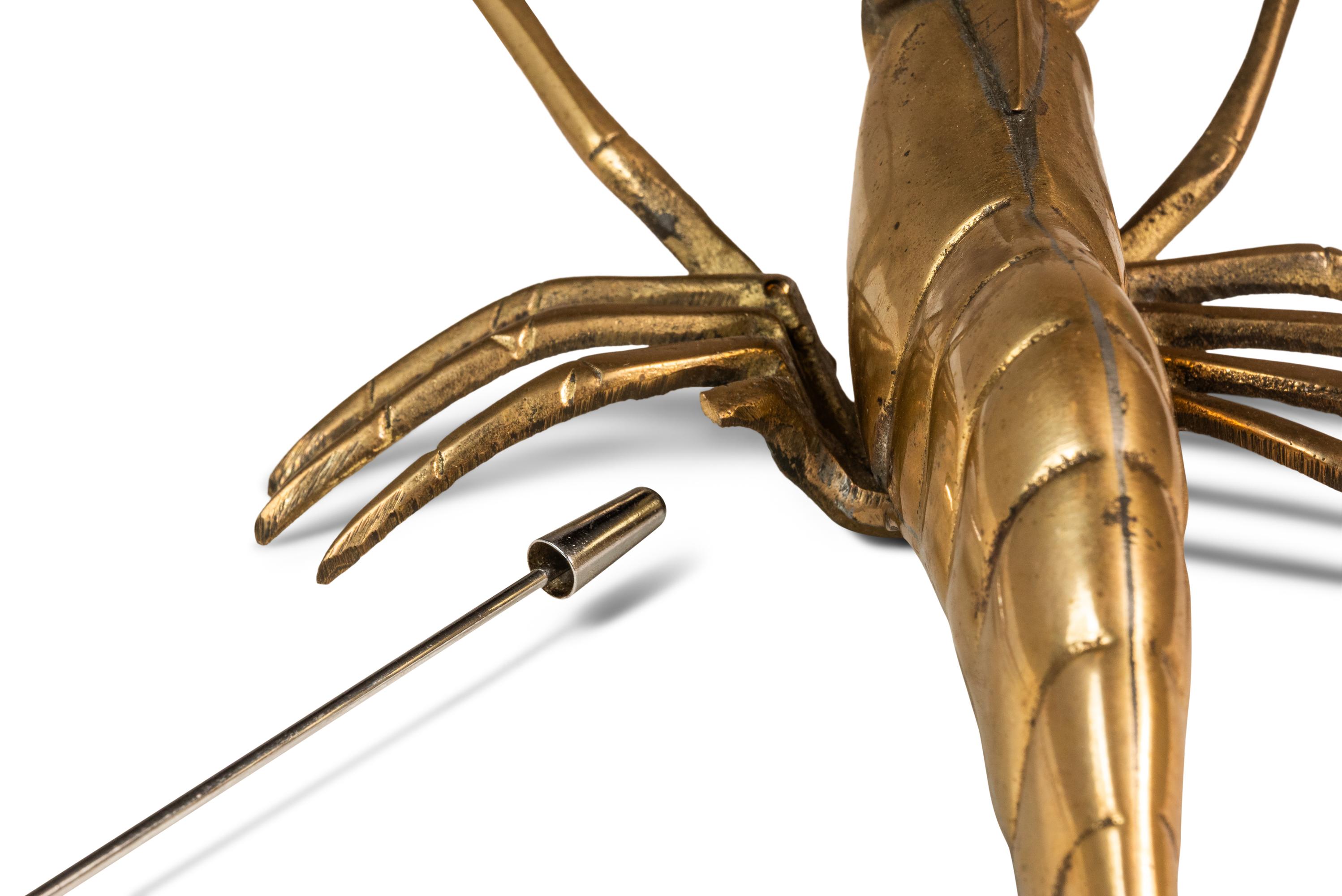 Sculpture murale ou de table suspendue Prawn / Shrimp en laiton massif, A.I.C., c. 1960s en vente 7