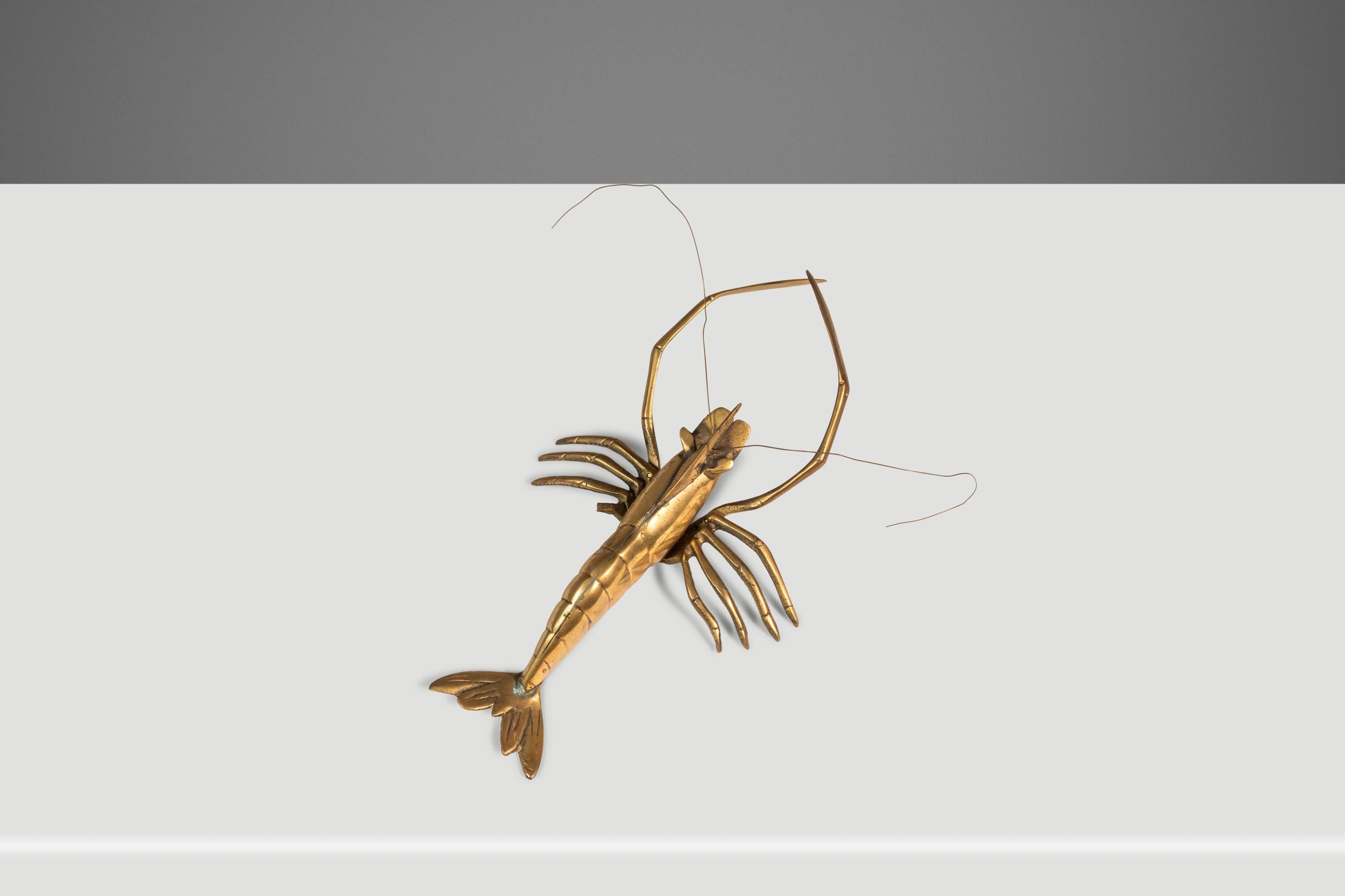 Sculpture murale ou de table suspendue Prawn / Shrimp en laiton massif, A.I.C., c. 1960s en vente 1