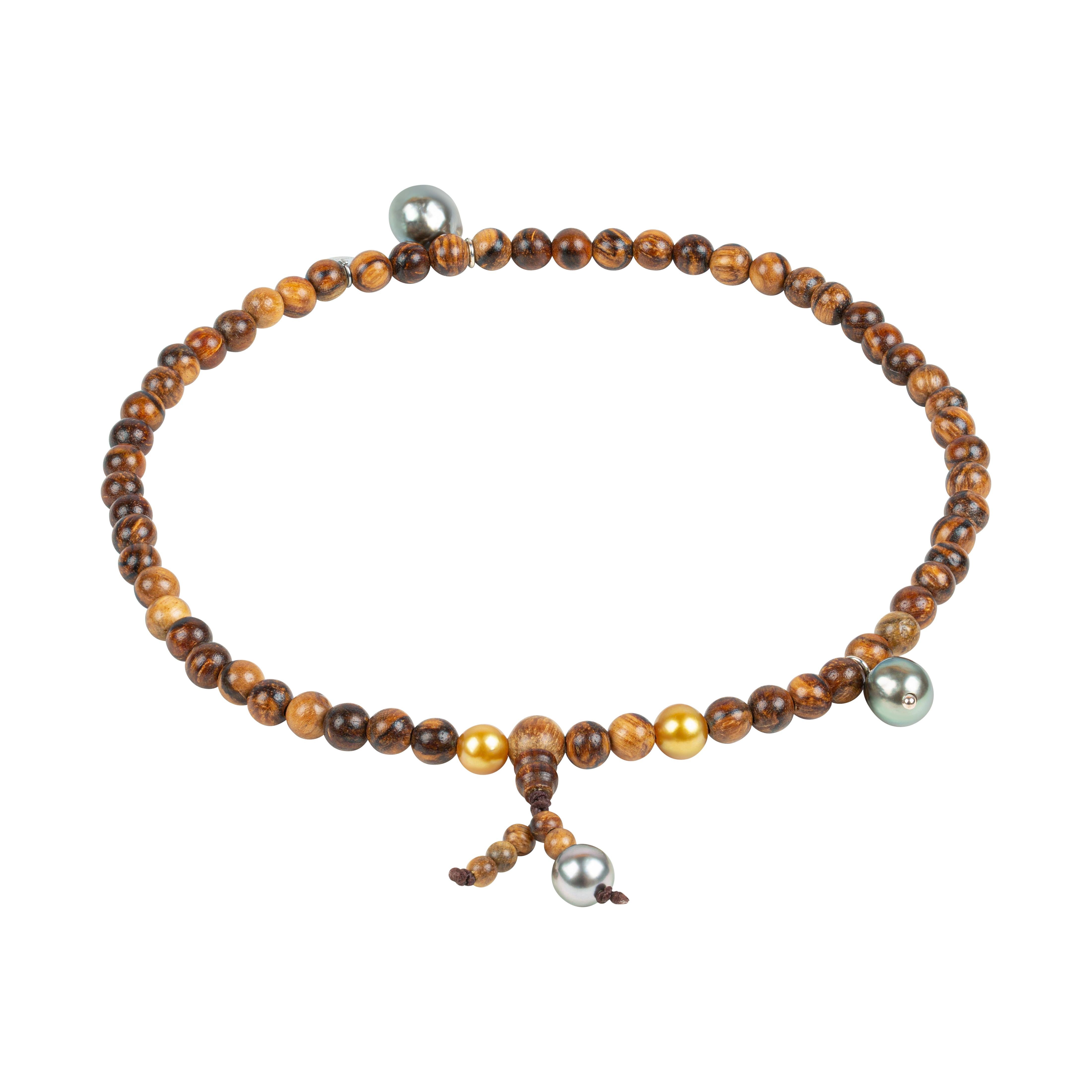 Moderne Bracelet de prières avec perles de bois de sandale, perles dorées des mers du Sud et de Tahiti en vente